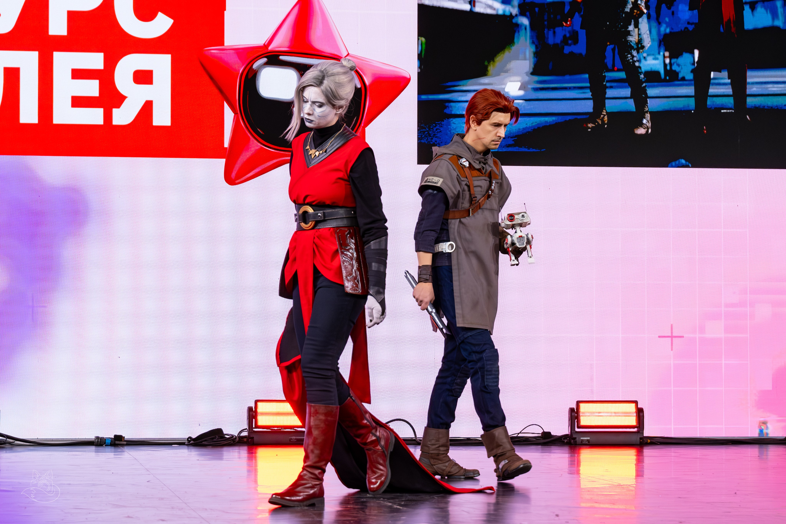 Сцена РЭД ЭКСПО 2024. Косплей фотограф