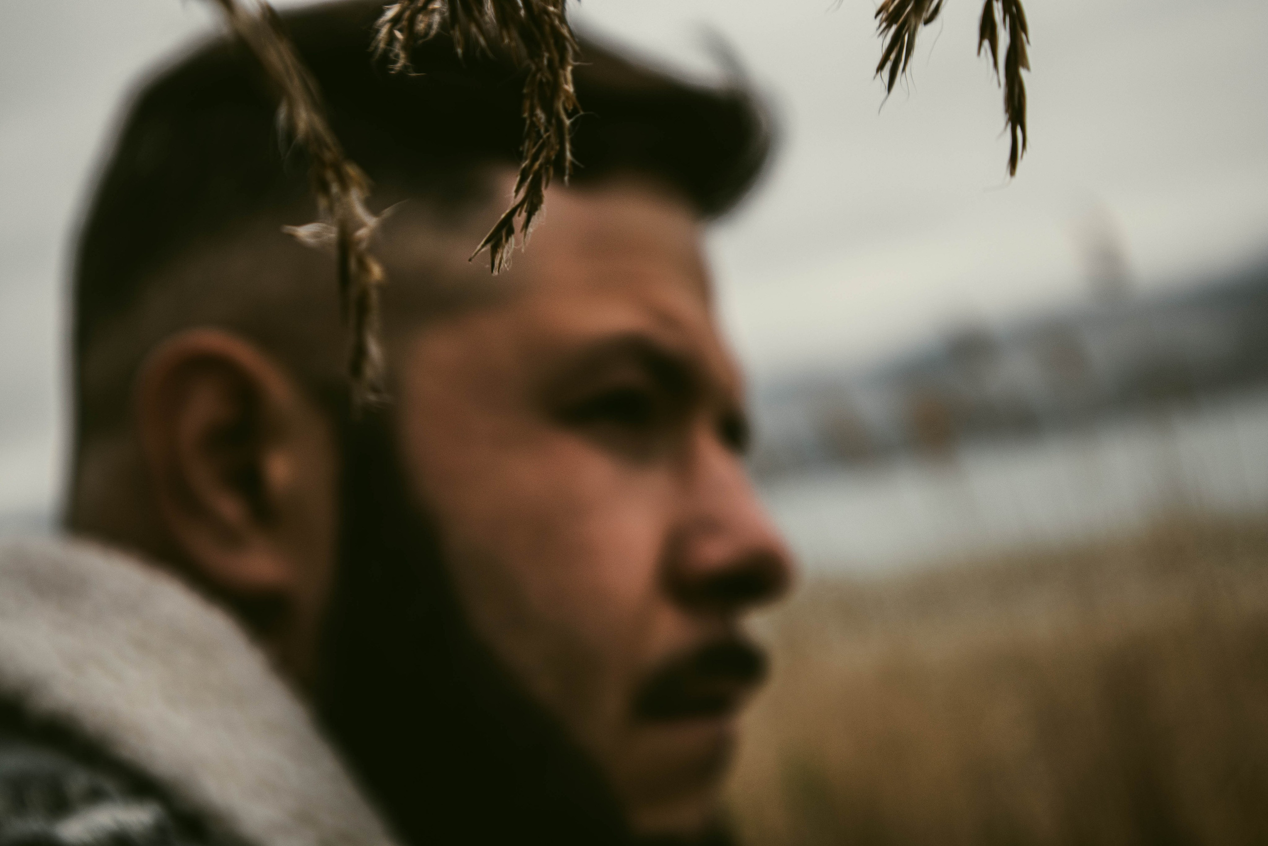 О. Уличный фотограф Города N