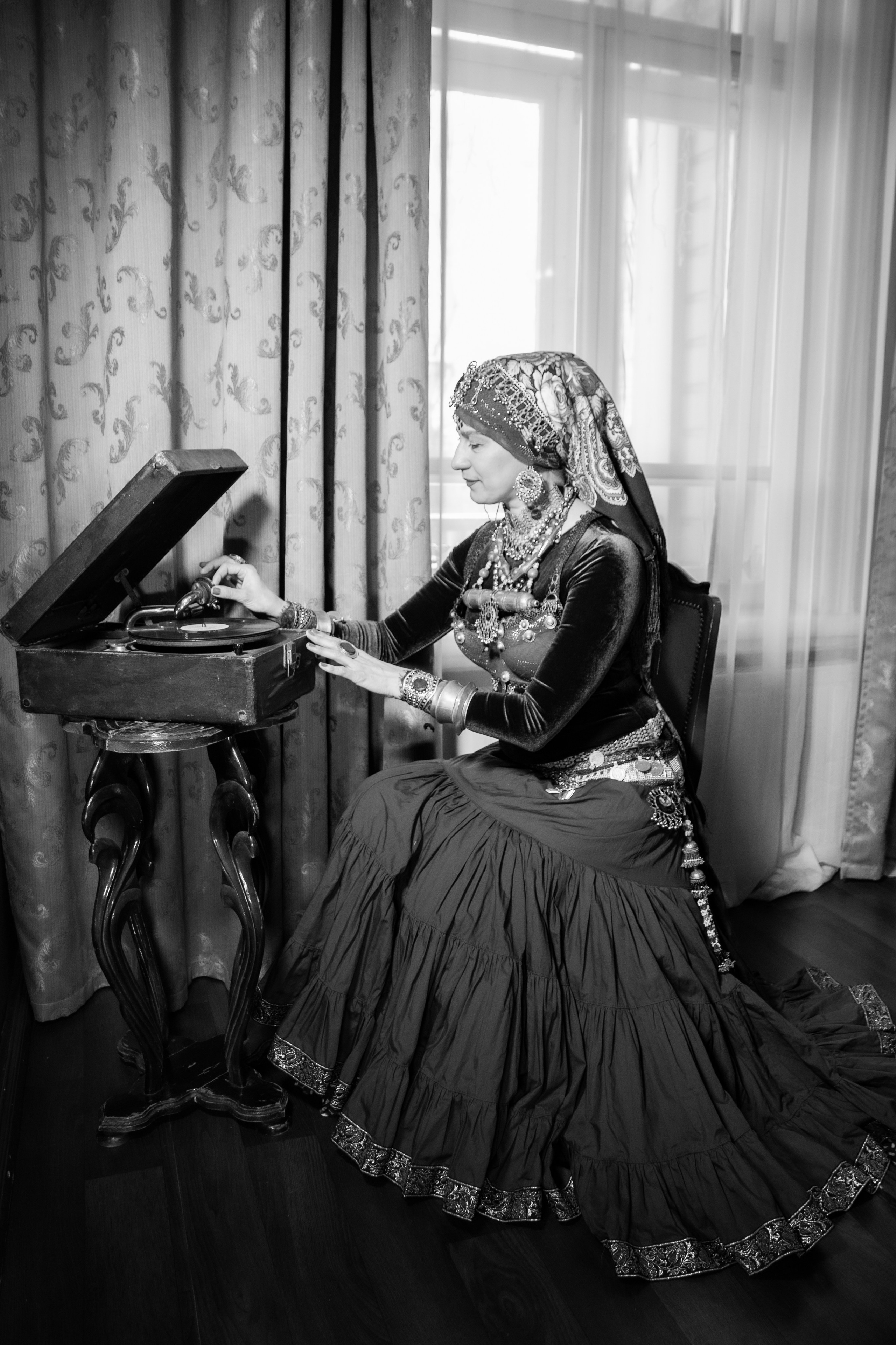 Танец в музее. Музей искусств. Ваш фотограф Северск | Томск