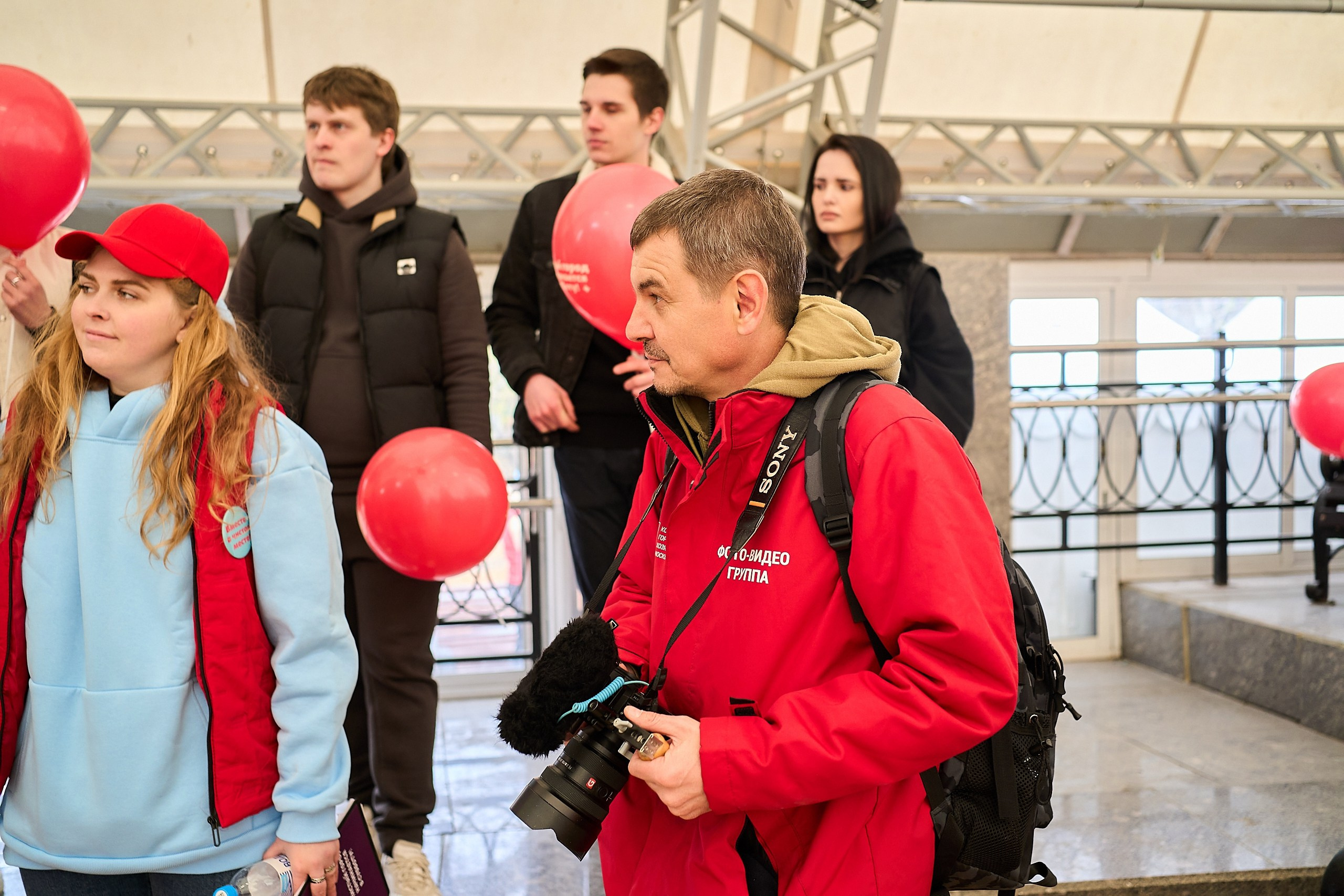 Субботник у Управления делами Мэра и Правительства Москвы. Фотограф и Видеограф в Москве. Олег Корушев