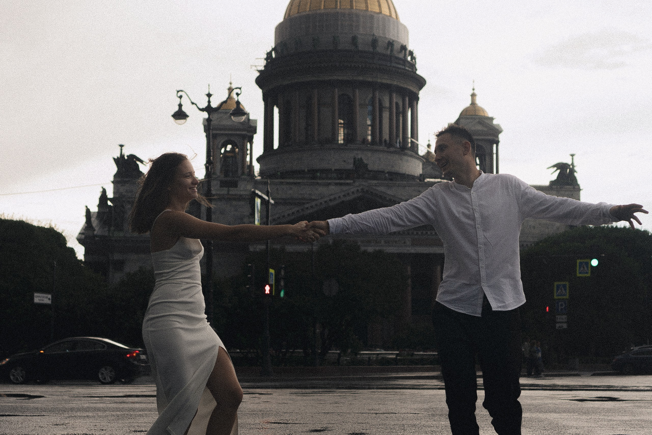 СВАДЕБНАЯ ФОТОСЕСИСИЯ В МЕТРО И ВОЗЛЕ ИСАКИЕВСКОГО СОБОРА В ДОЖДЬ. Профессиональный фотограф, Санкт-Петербург — Виктория Богомолова