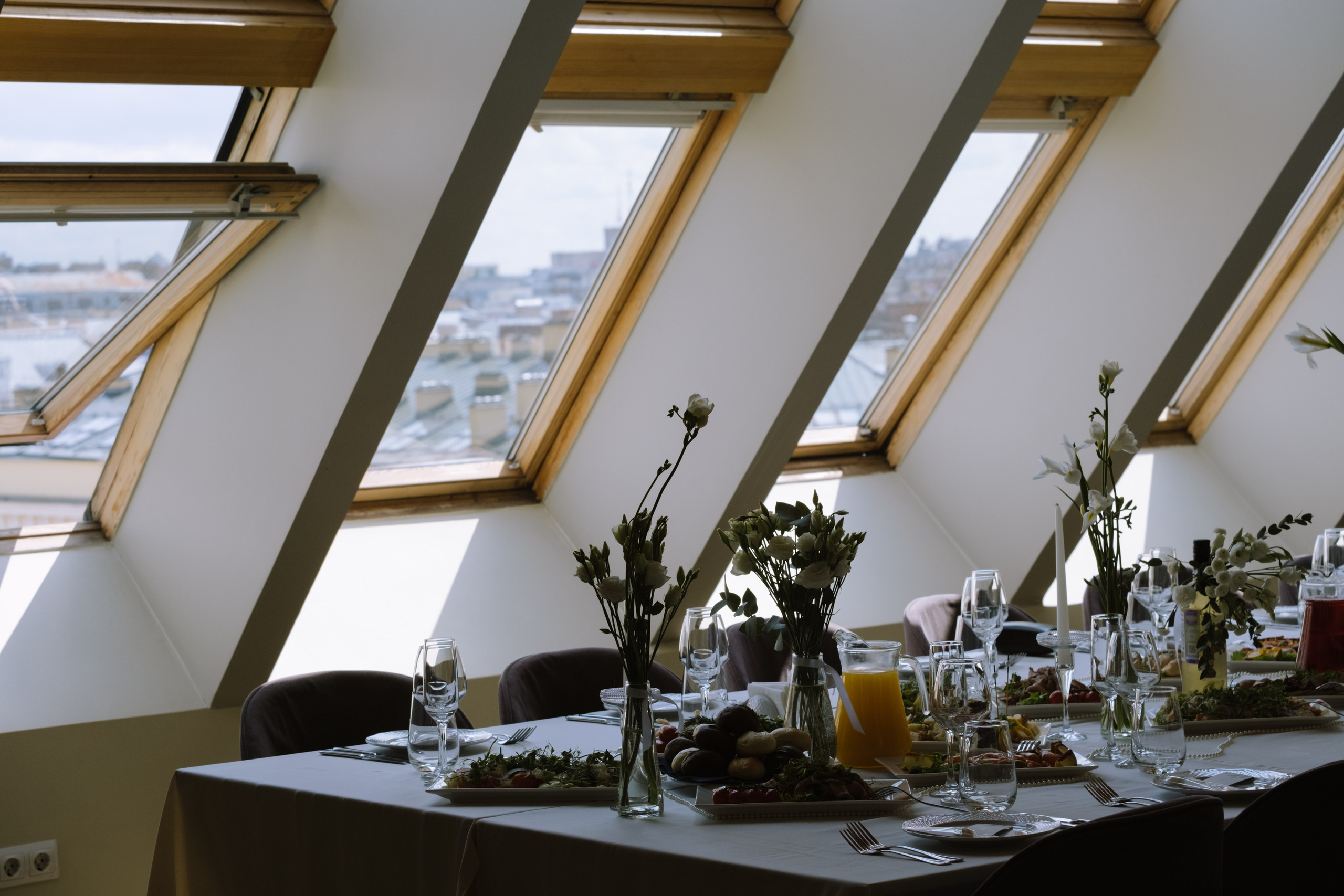 СВАДЕБНЫЙ БАНКЕТ НА ВЛАДИМИРСКОЙ В САНКТ-ПЕТЕРБУРГЕ (КАМЕРНАЯ СВАДЬБА). Профессиональный фотограф, Санкт-Петербург — Виктория Богомолова