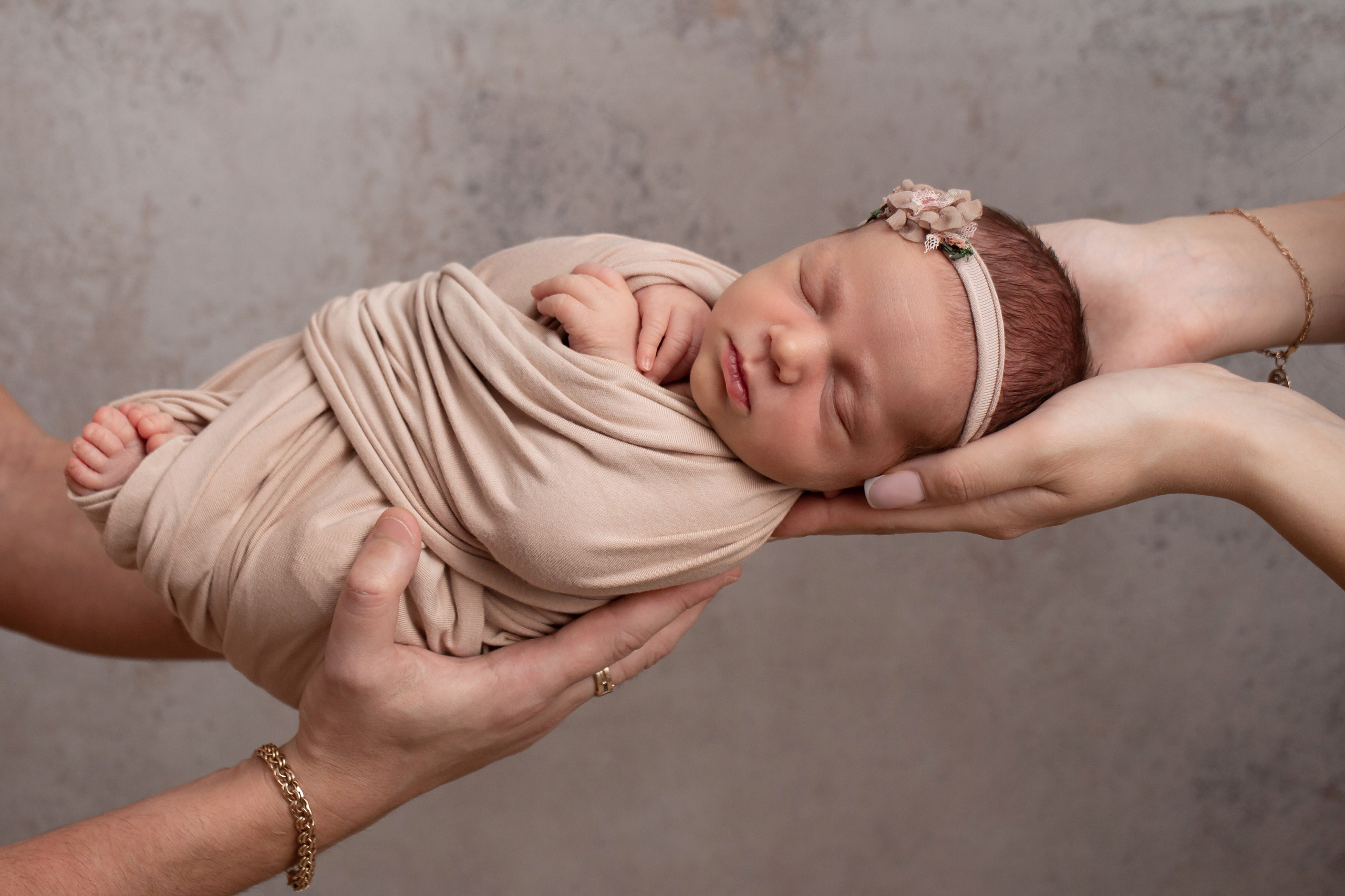 Классический стиль newborn. Фотограф новорождённых Анапа Елена Кушнарь