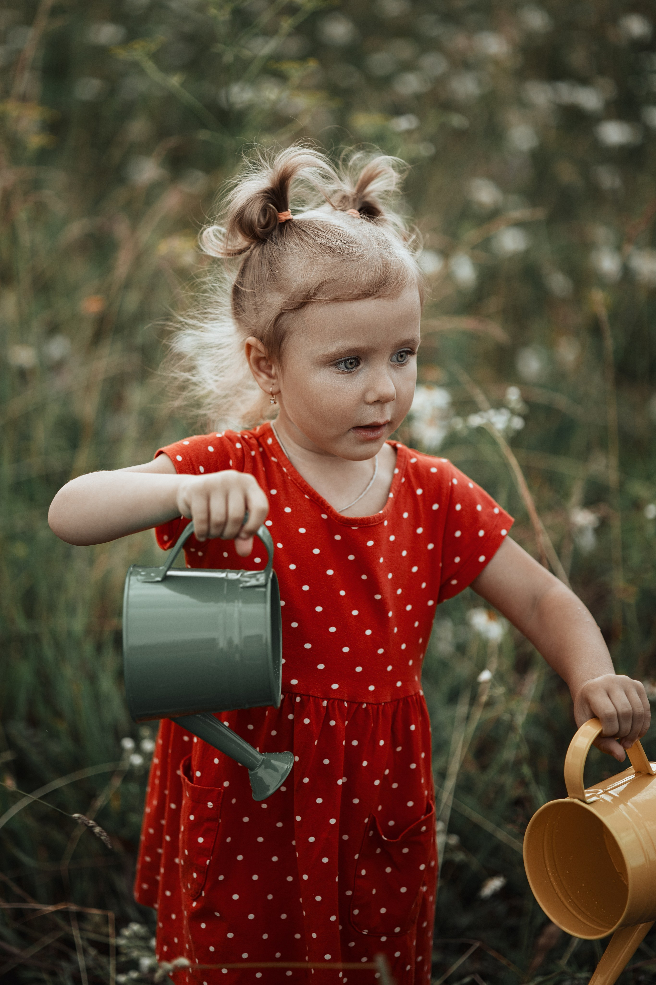 Мама и дочка в ромашковом поле. Фотограф в Москве Мухина Ирина