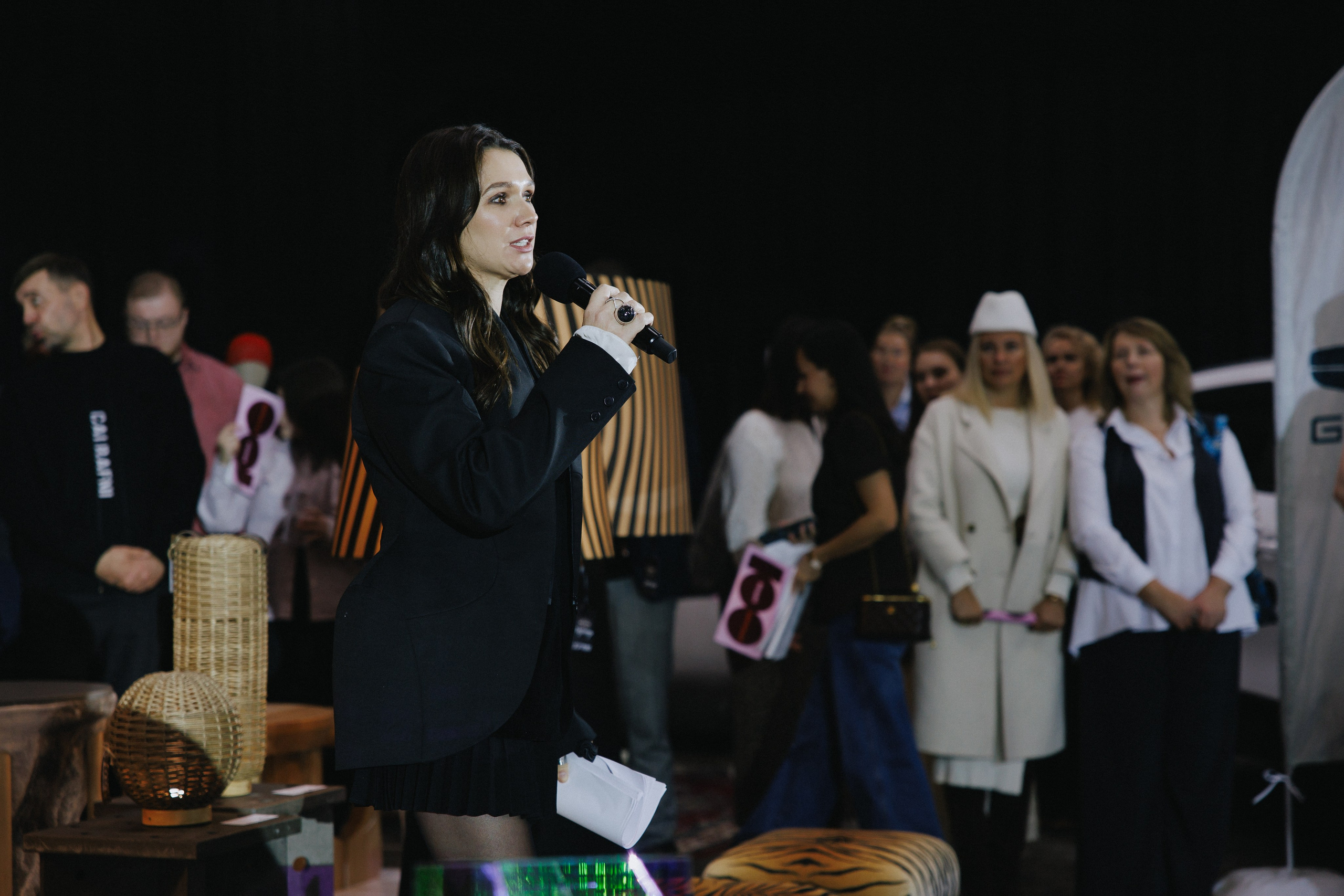 Выставка СТО ВЕЩЕЙ В ИНТЕРЬЕРЕ. Фотограф Иркутск Антипин Сергей