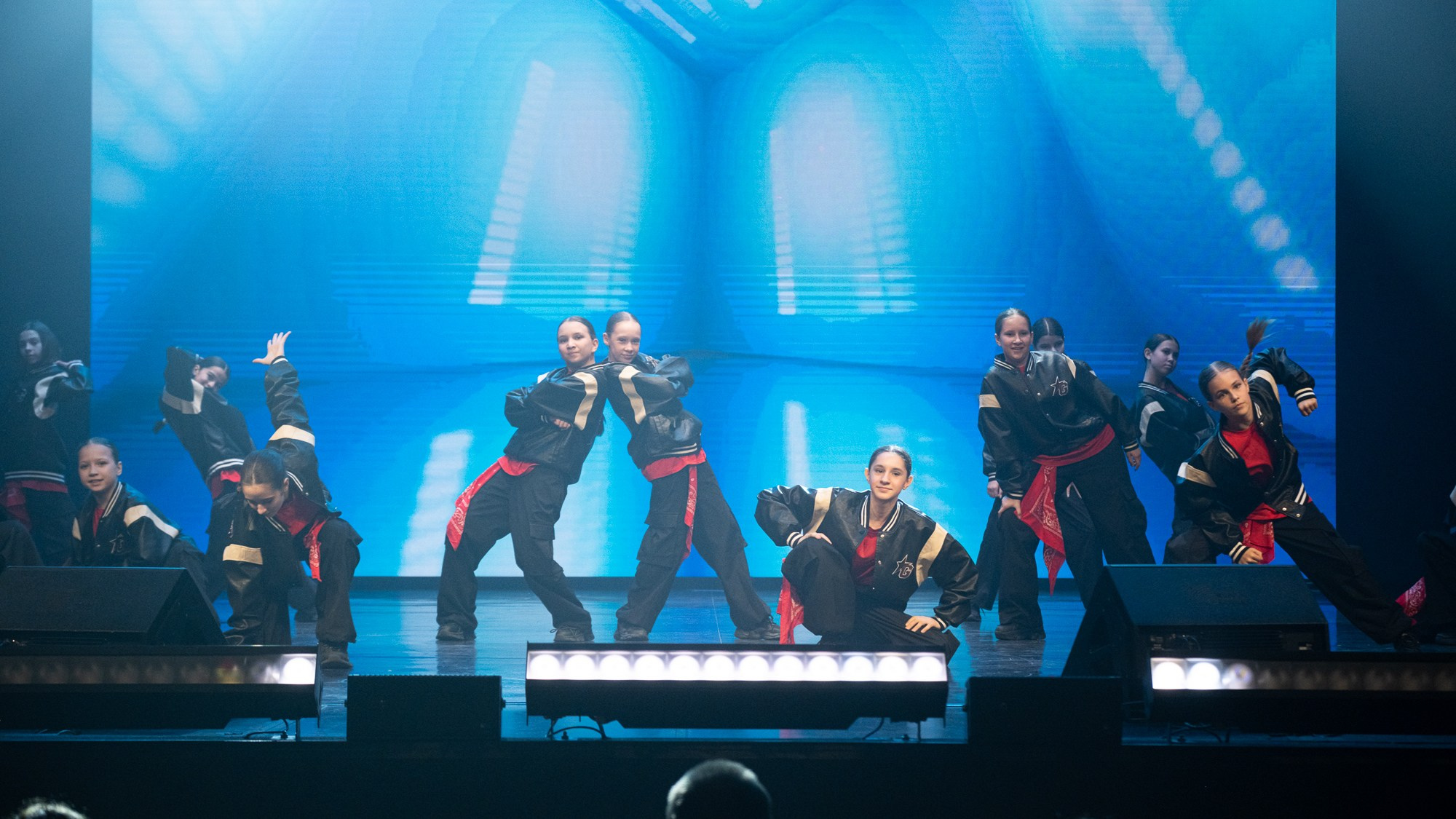 Отчетный концерт студии танца ARTIDANCE. Репортажный фотограф в Казани Павел Серпокрылов