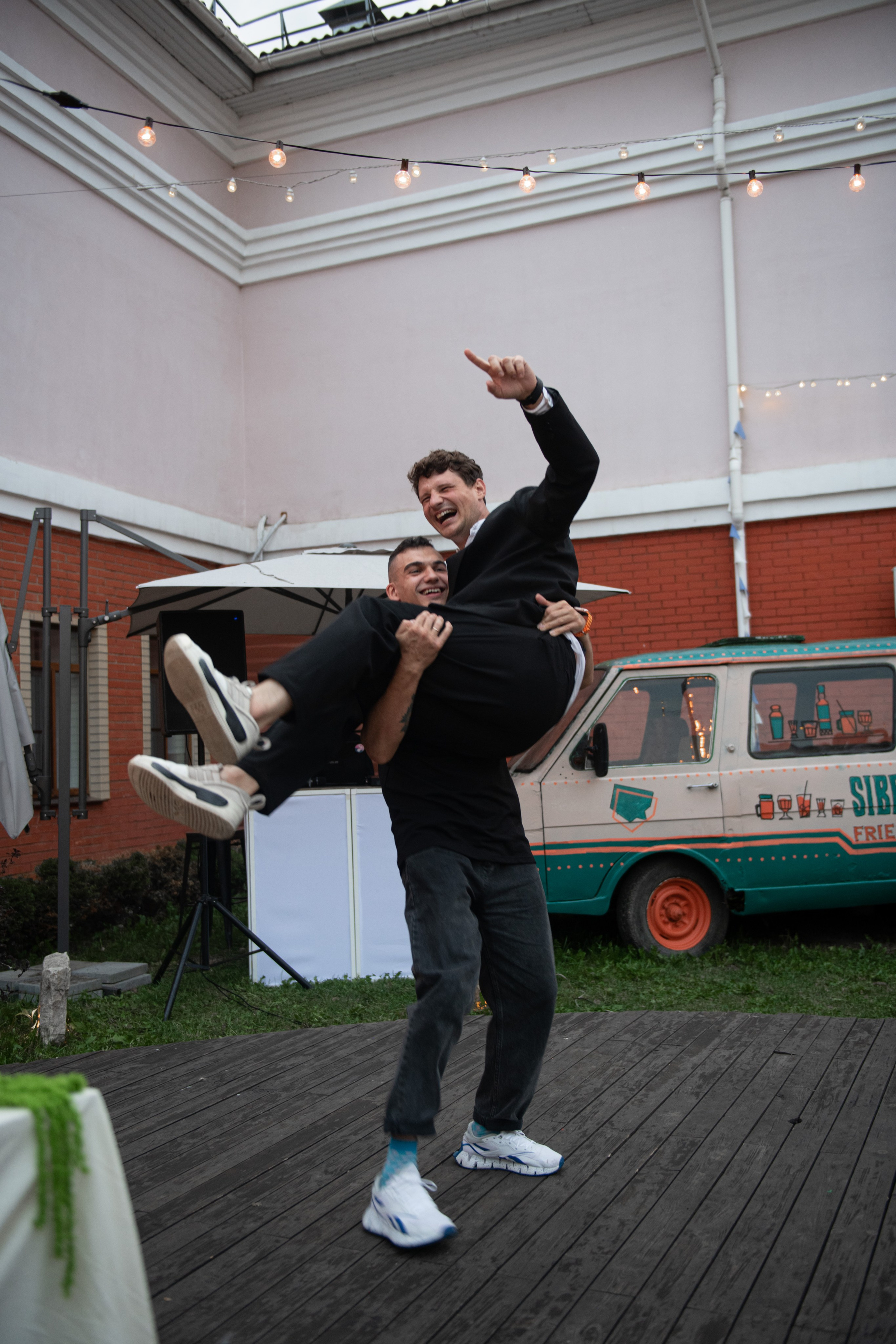 Это не свадьба, это вечеринка. Свадебный фотограф в России и заграницей — Ольга Каретникова