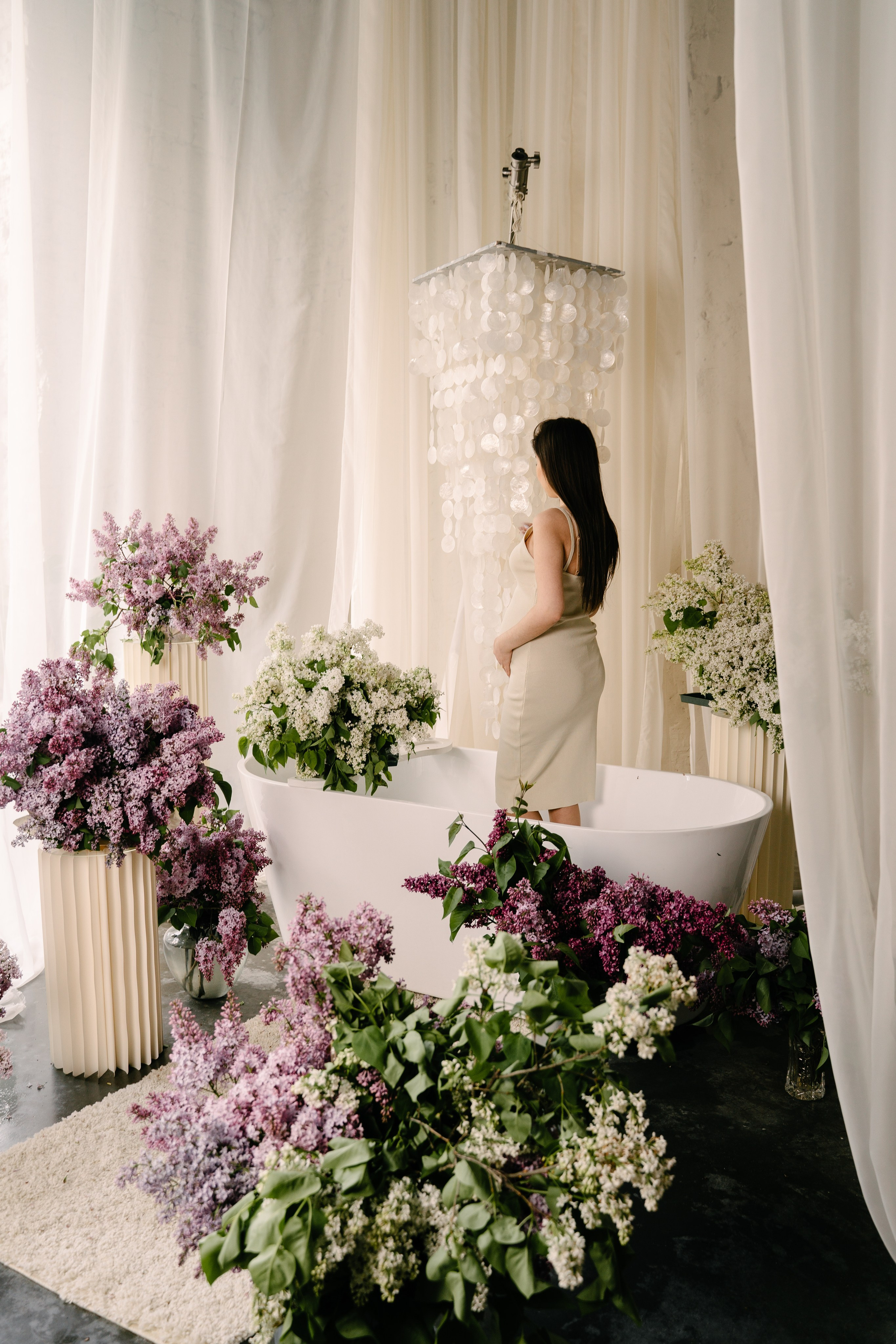 Диана в ожидании сирень. Свадебный фотограф Юлия Копылова