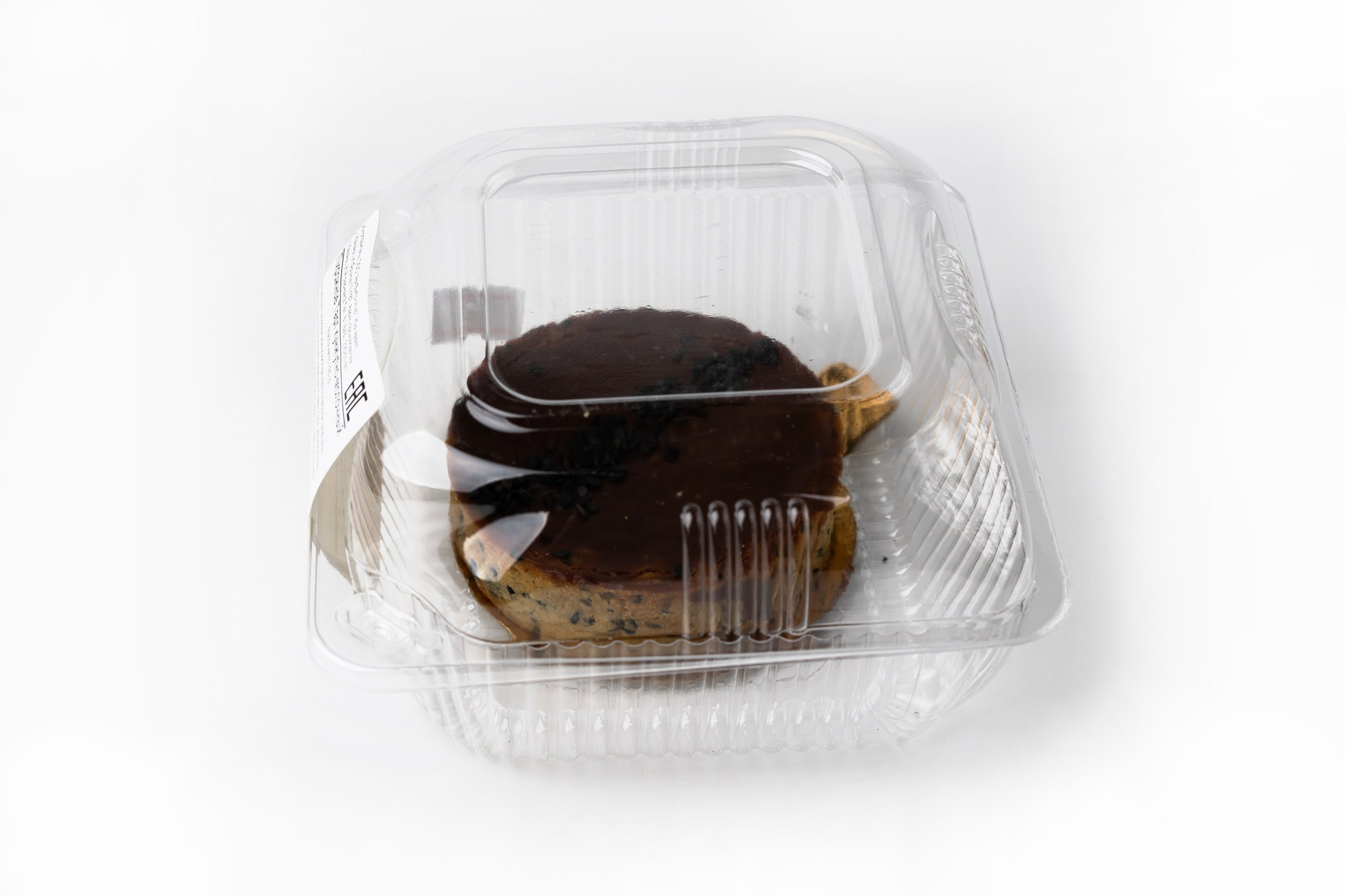 предметный фотограф казань, каталожная съемка , фудфото для меню сайта, меню пекарни, фудсъемка на белом фоне, пирожное торт, Пирожное Тарт кунжутно-молочный на белом фоне