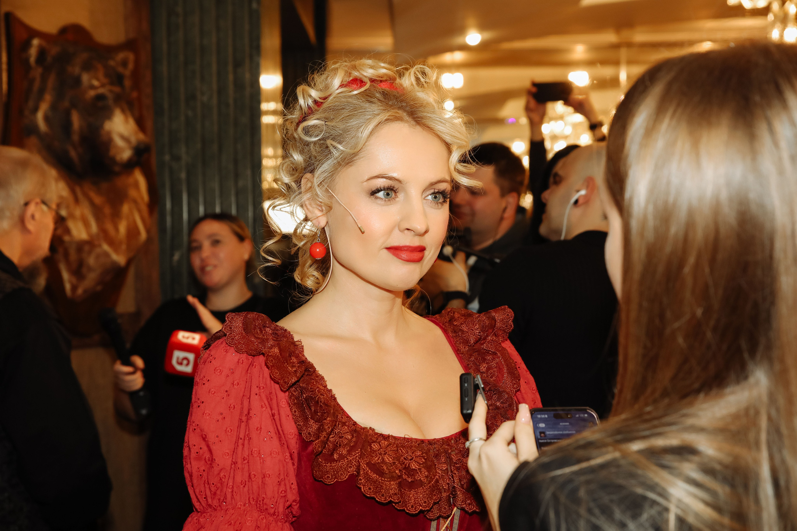 Премьера спектакля «На бойком месте» Театр Сатиры. Профессиональный фотограф в Москве | Заказать фотосессию и съемку