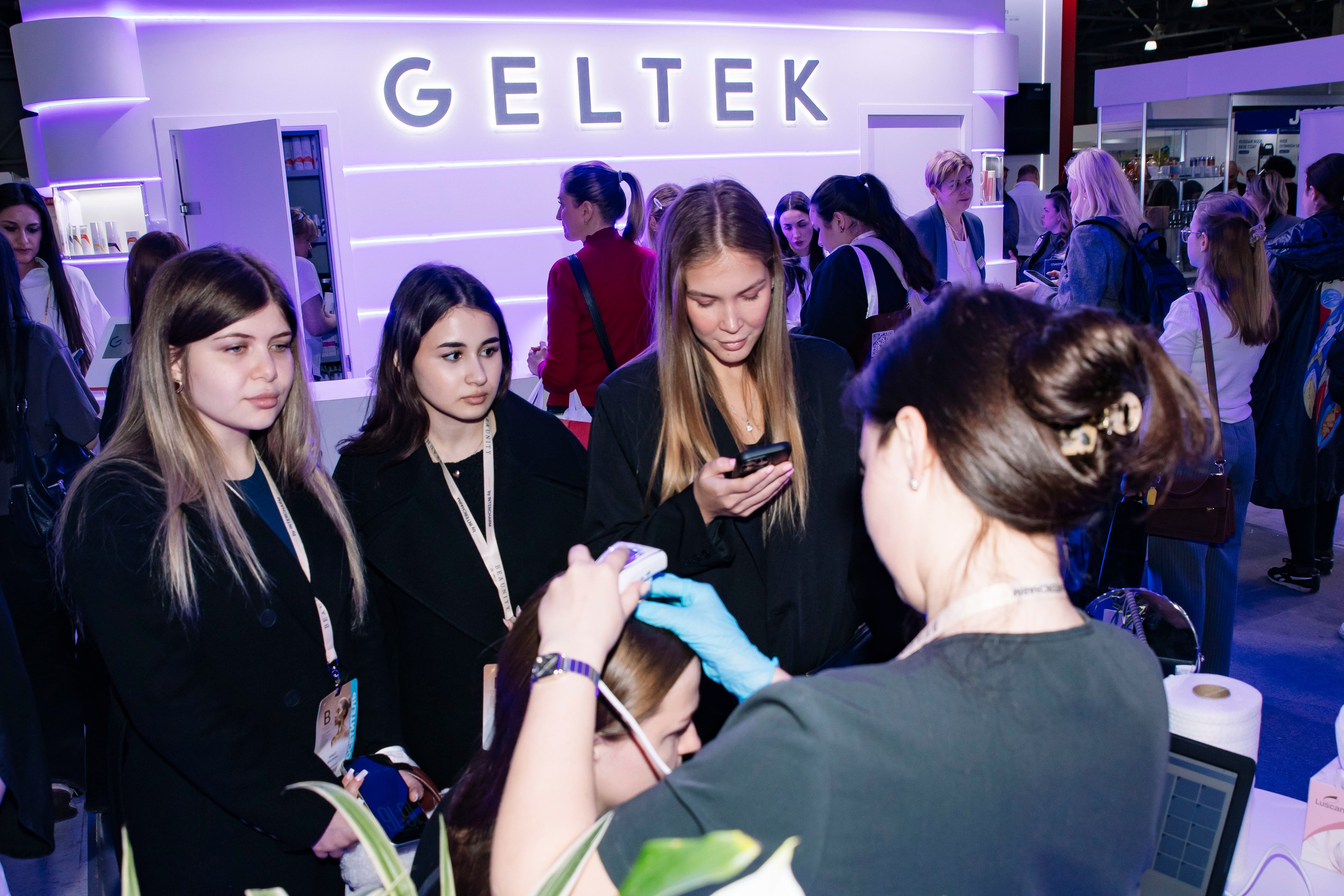 Выставка BEAUNITY by InterCHARM 2026. Профессиональный фотограф в Москве | Заказать фотосессию и съемку