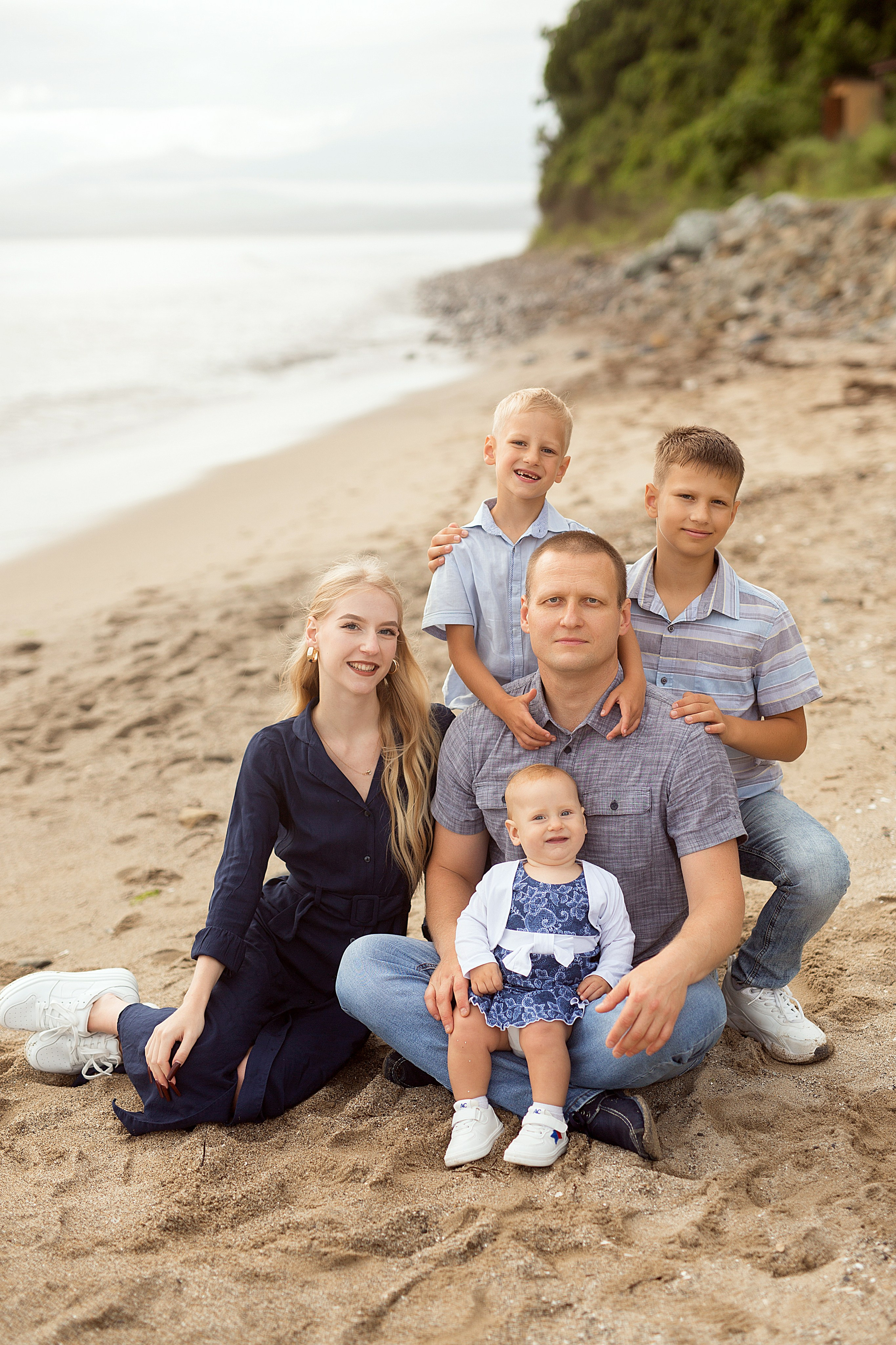 Семейная прогулка у моря. Людмила Далидович топовый семейный фотограф Находка/Владивосток