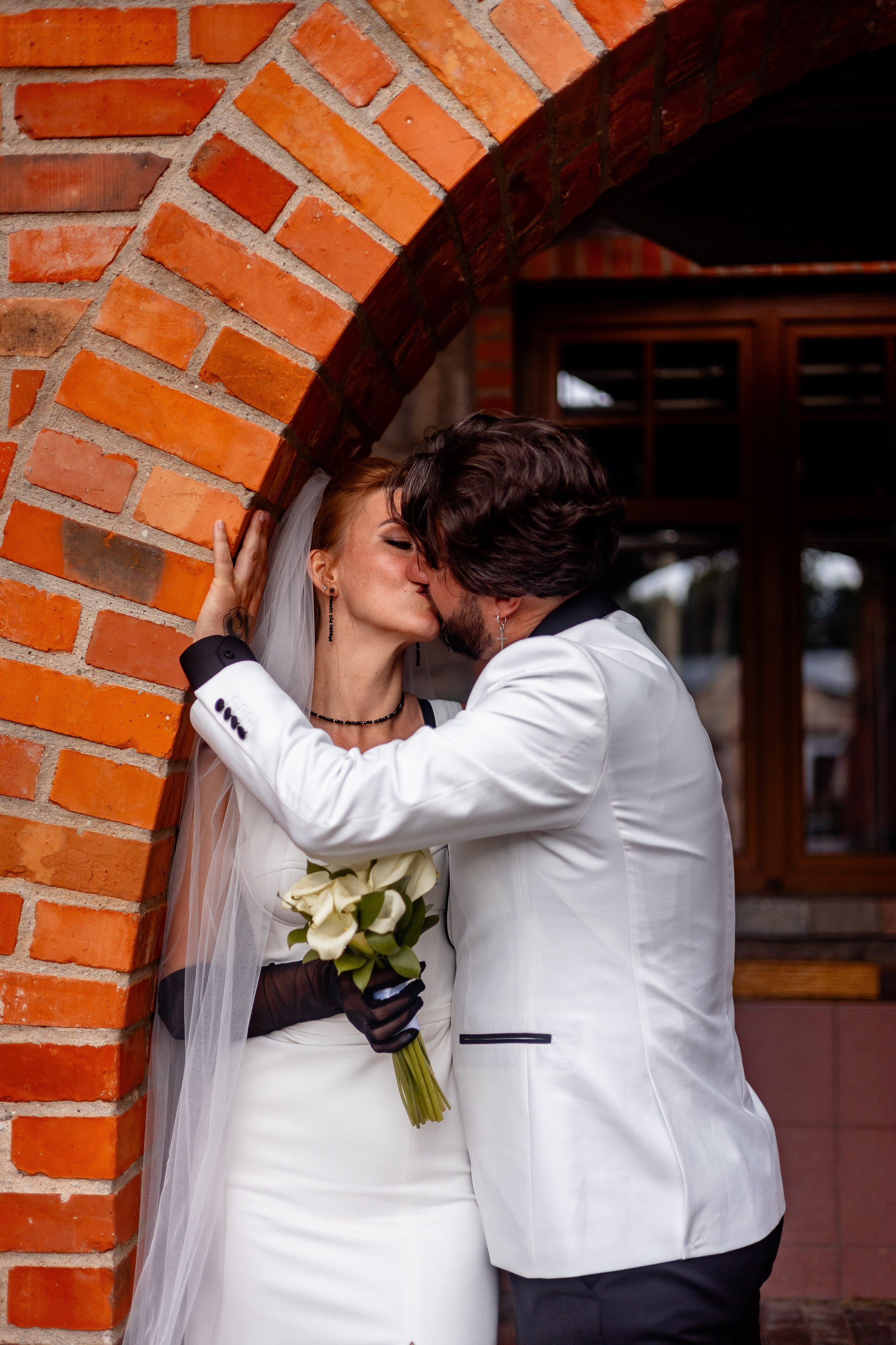 Евгений Саранцев, президент мотоклуба «Garage 13 MCC» и прекрасная Ирина. Фотограф Елена Медок Калининград