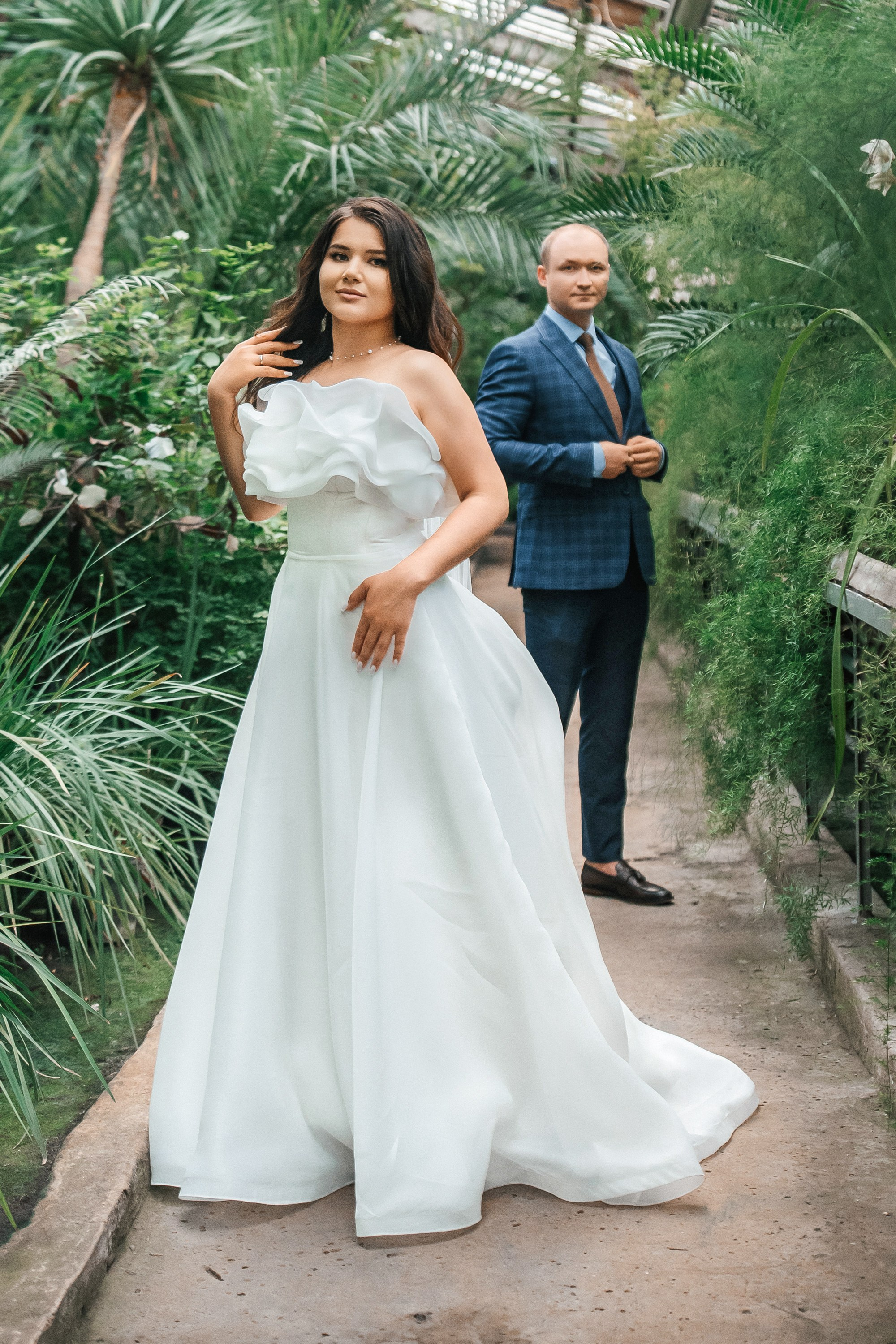 Свадебная фотосессия в оранжерее Ботанического сада им. Цицина. Свадебный и репортажный фотограф-видеограф Москва и Московская область