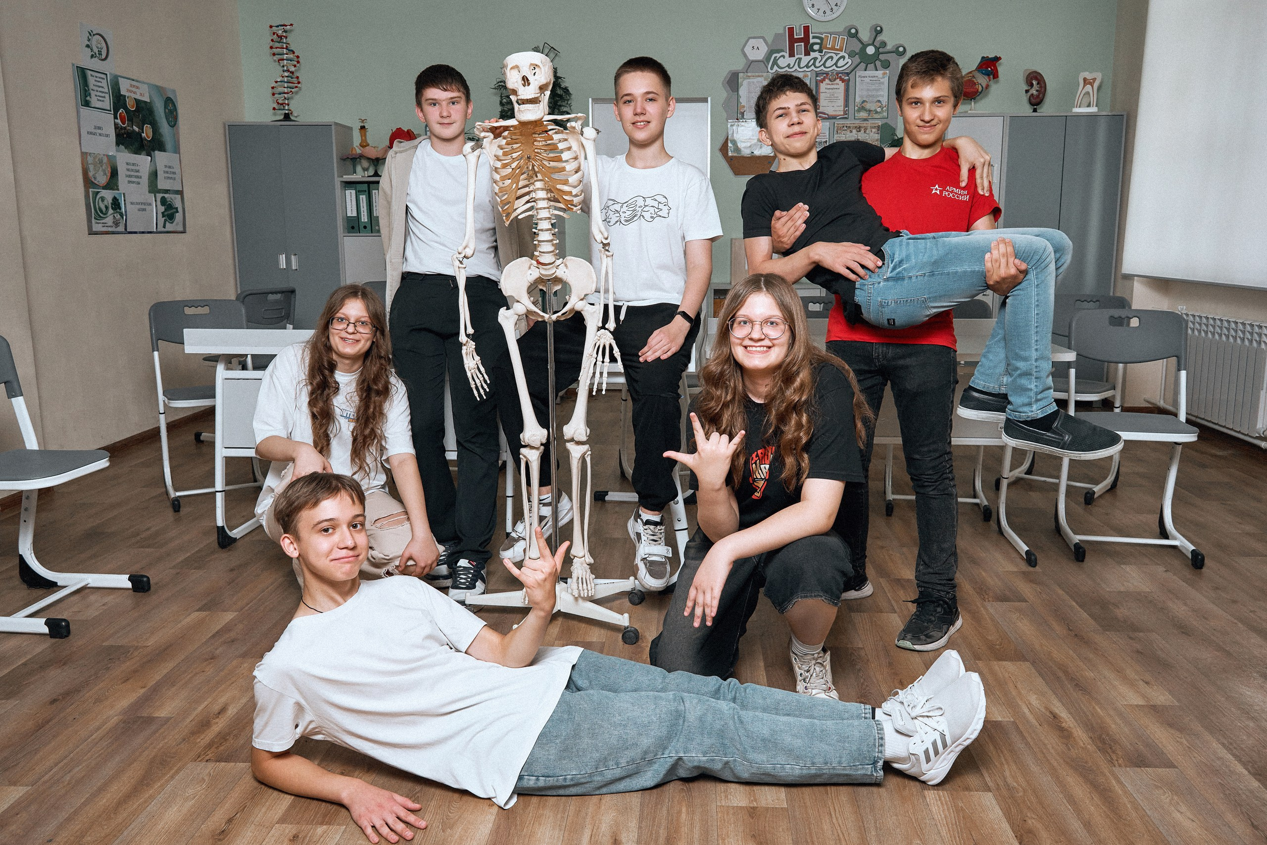 Групповые и общие фото выпускников. Выпускные альбомы в Губкине. Фотограф Евгений Брюхович