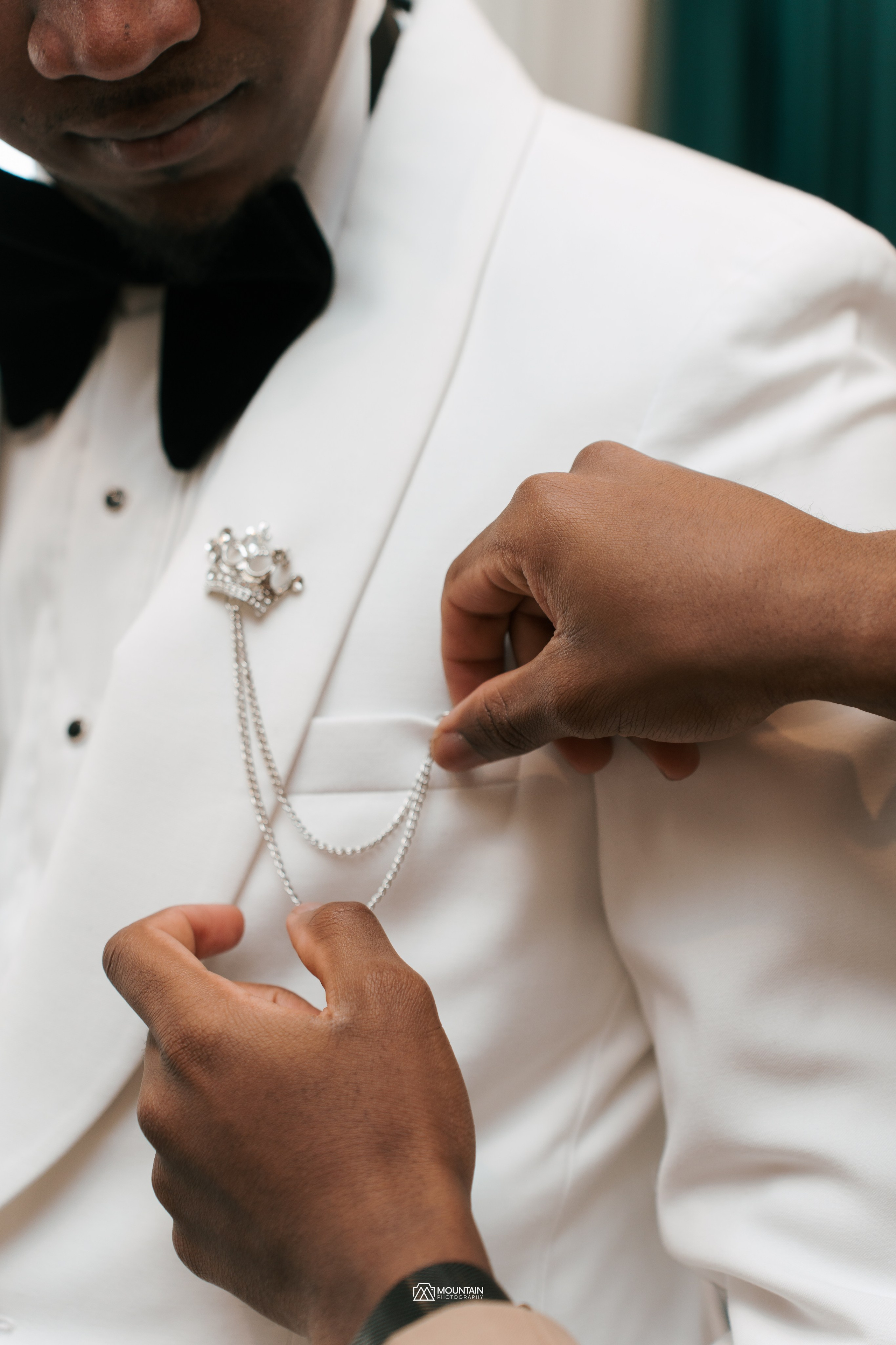 Dany & Mika. Я занимаюсь событийной, свадебной, товарной, студийной… фотографией