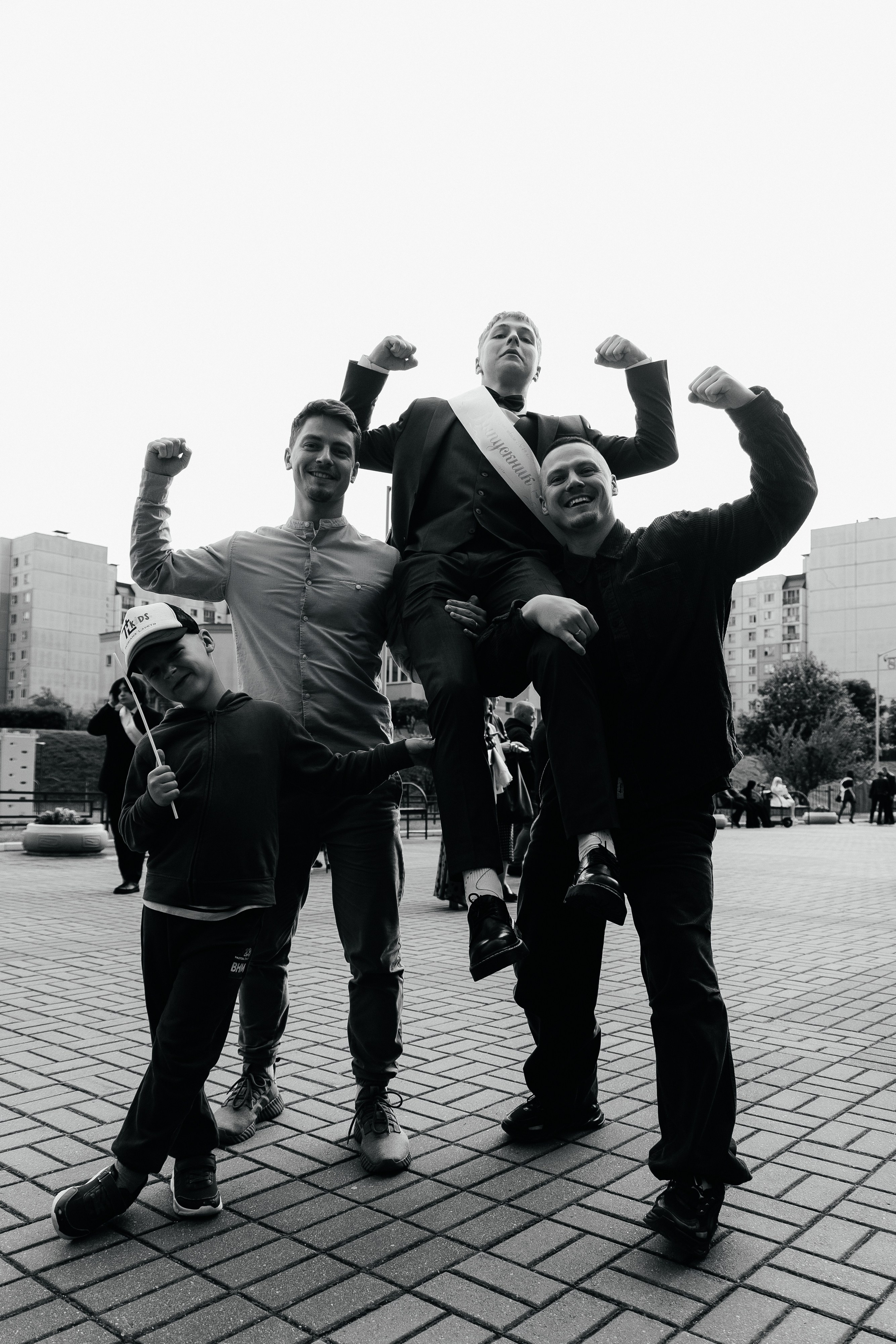 Школьный выпускной 2025 год в Минске, Беларуси. Свадебный фотограф в Минске/Беларуси Сергей Спиридонов