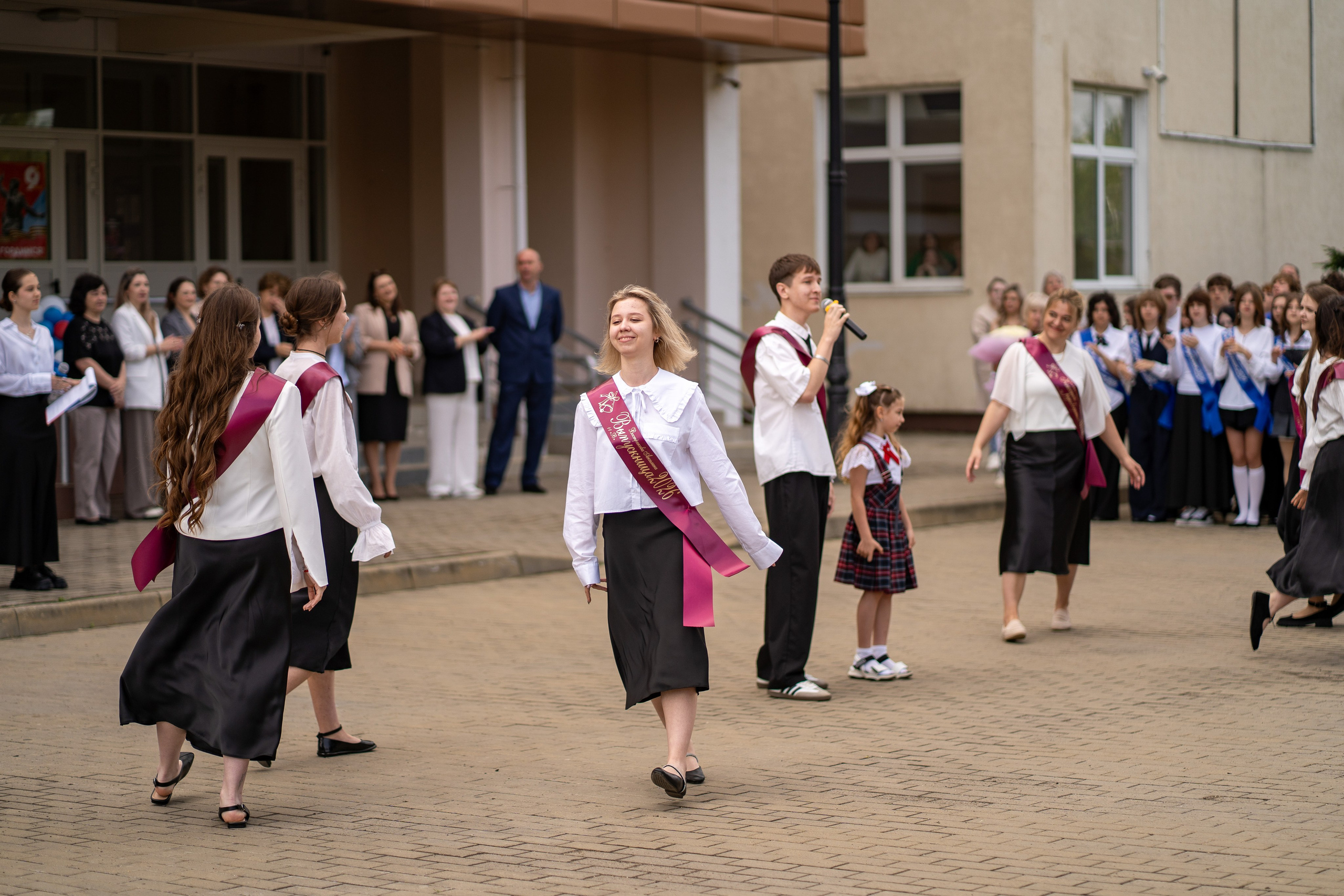 Последний звонок. Детский и семейный фотограф в городе Краснодар Надежда Ермак