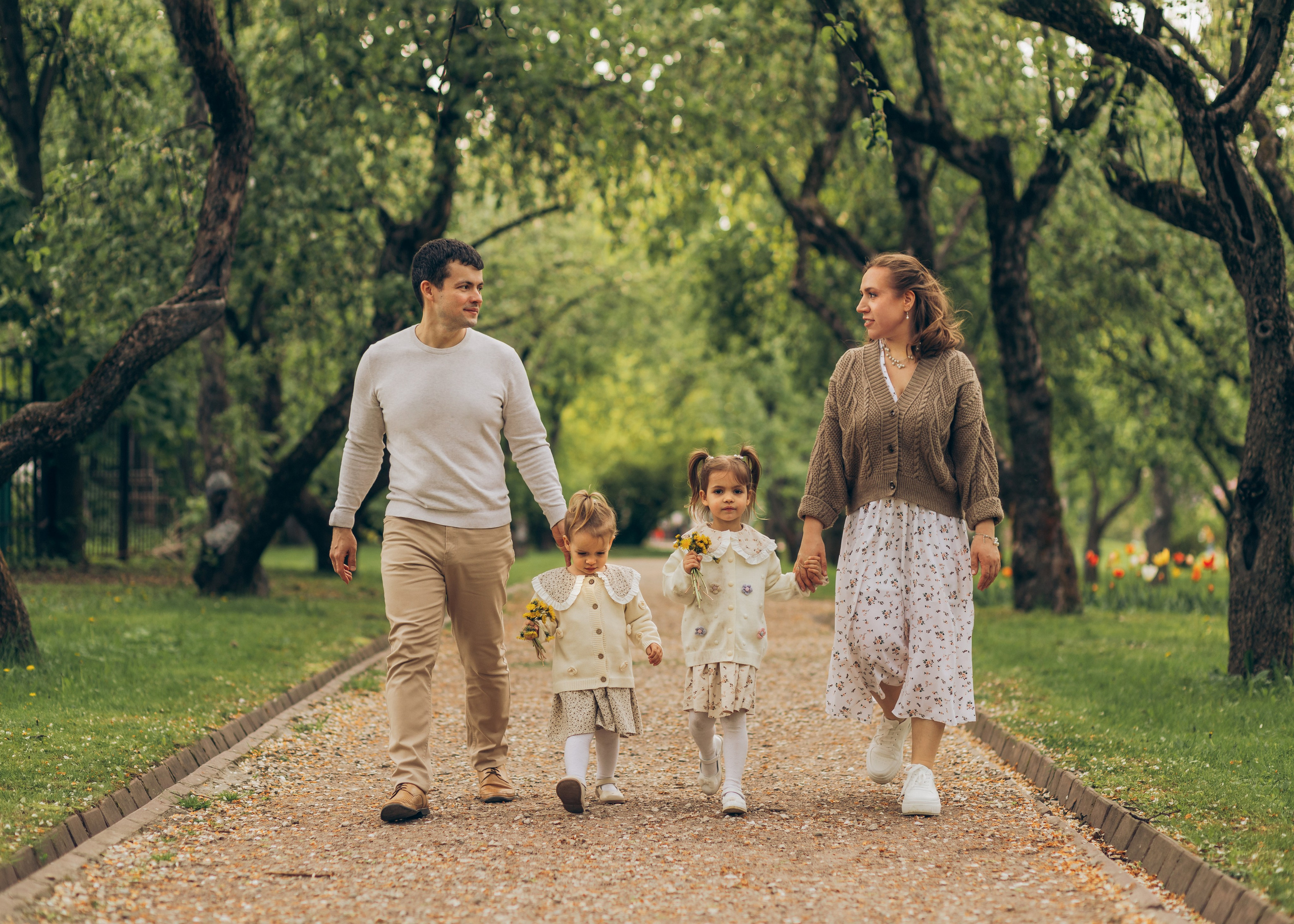Надежда, Руслан, Ксюша и Настя. Семейный фотограф В Москве Александра Дейкун