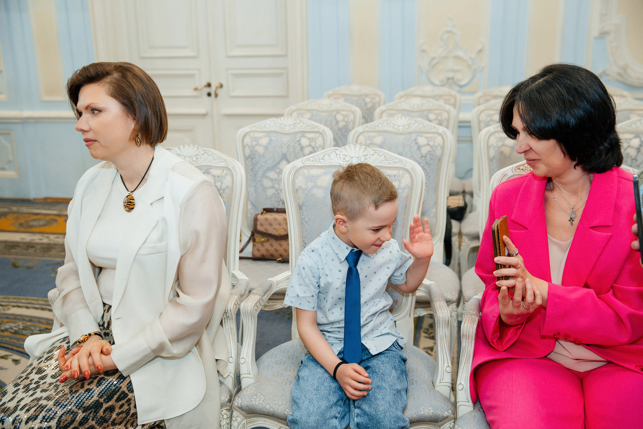 Съемка в отеле и регистрация прохладным майским днем. Свадебный фотограф в Санкт-Петербурге Вика Стукачева