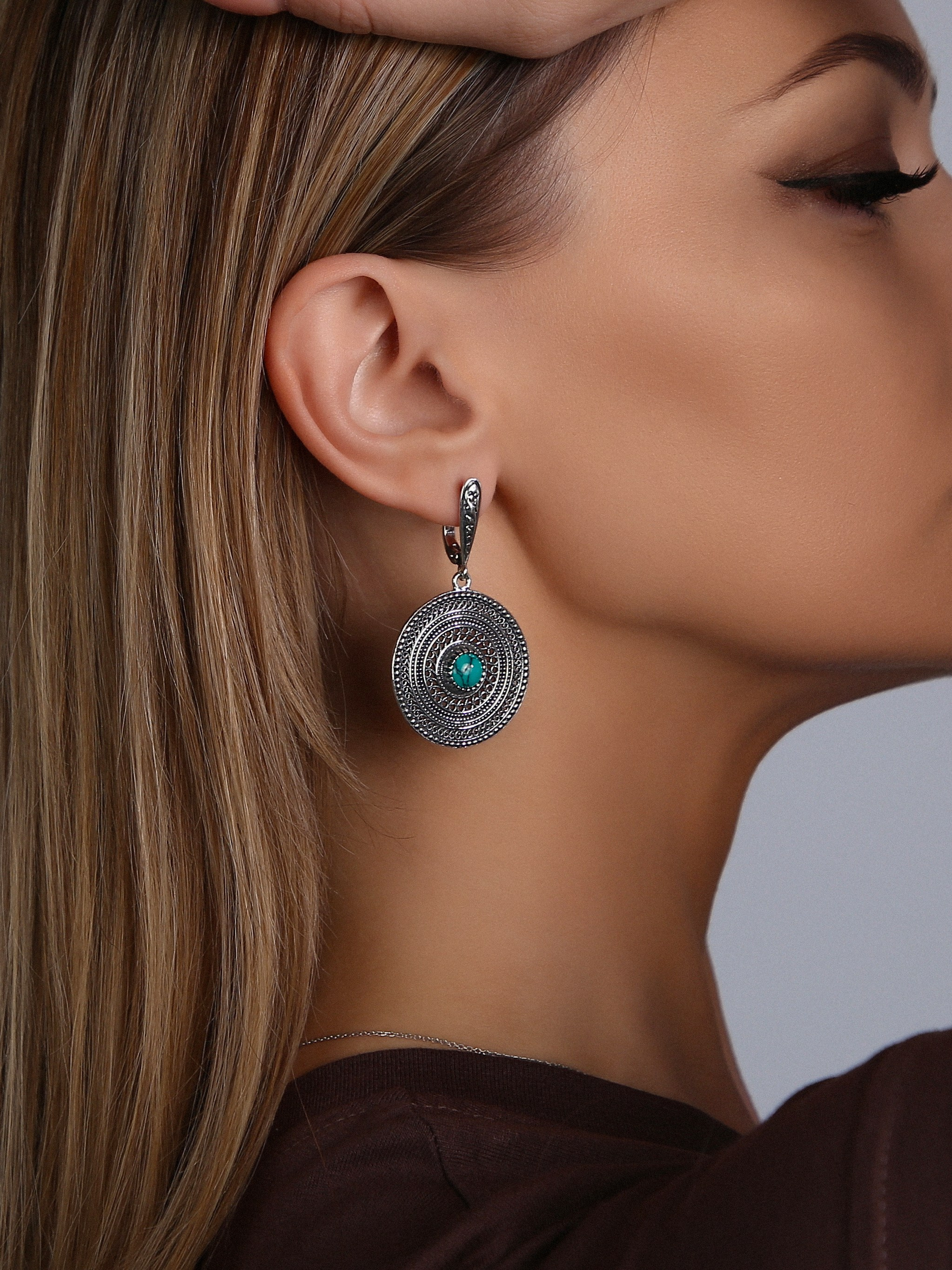 Фото на модели. Предметная Фотосьемка в Москве