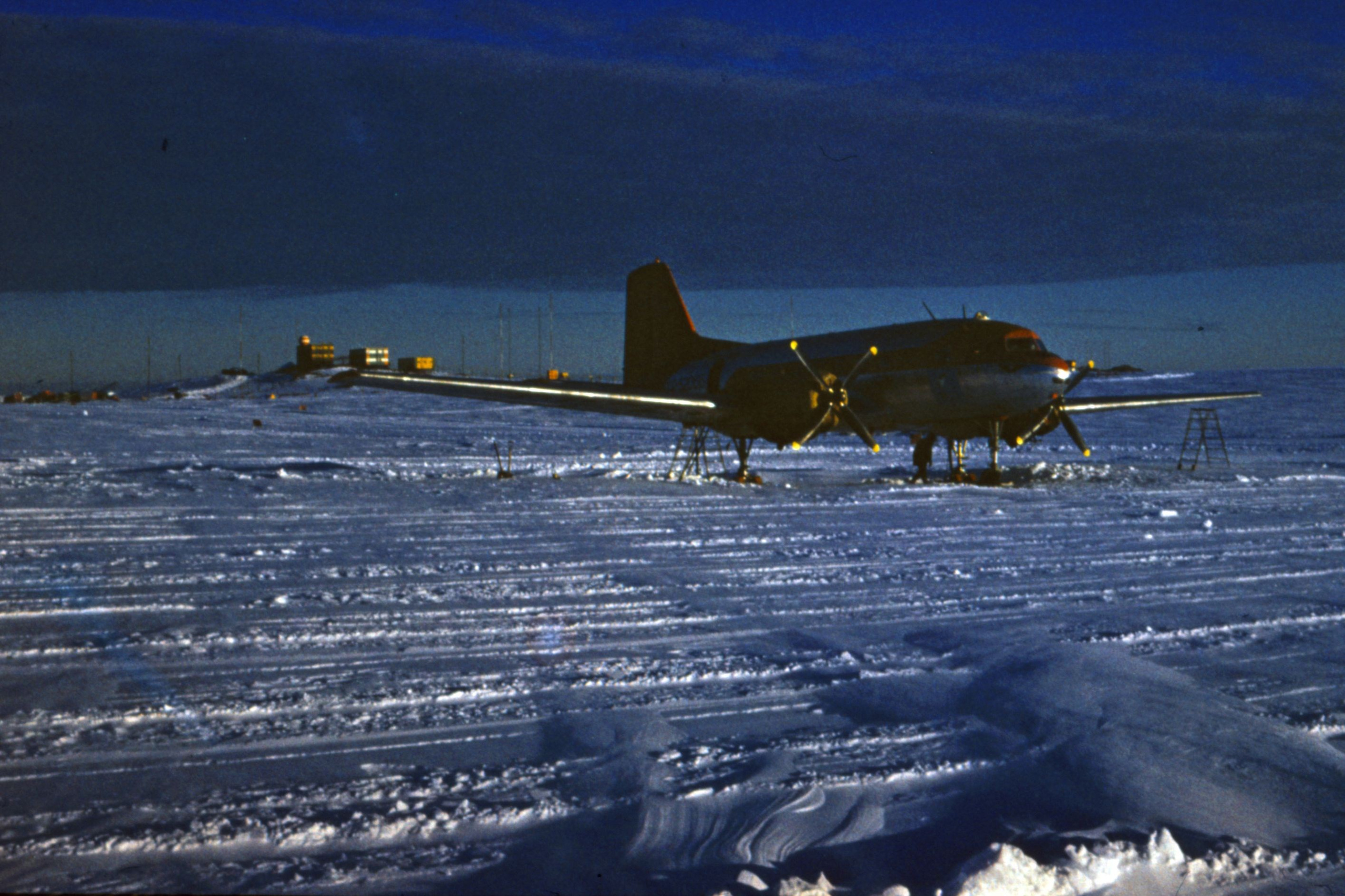 Исторические фотографии. Фотоальбом показывающий увлекательный мир авиации и мир медведей Андрея Иванова