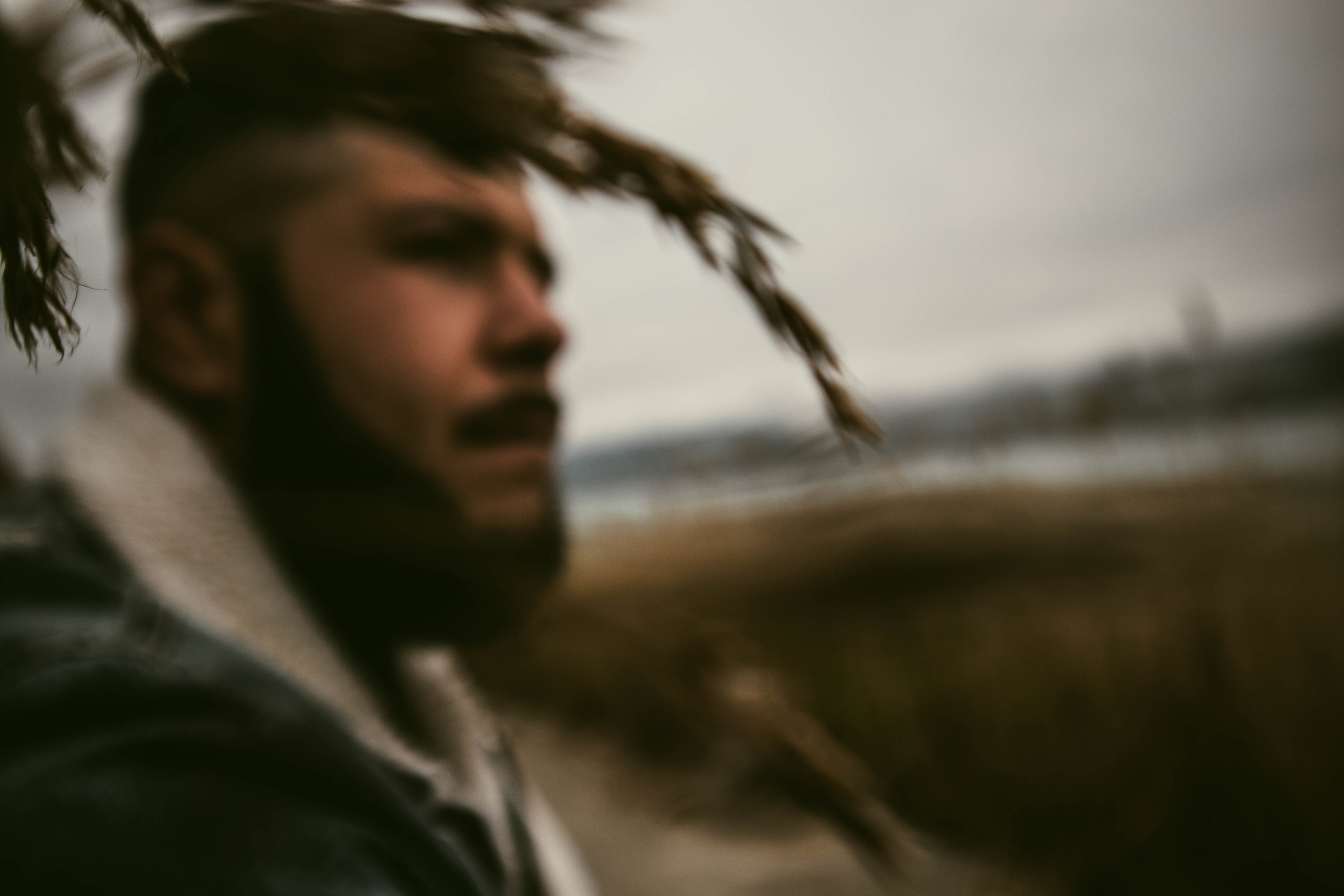 О. Уличный фотограф Города N