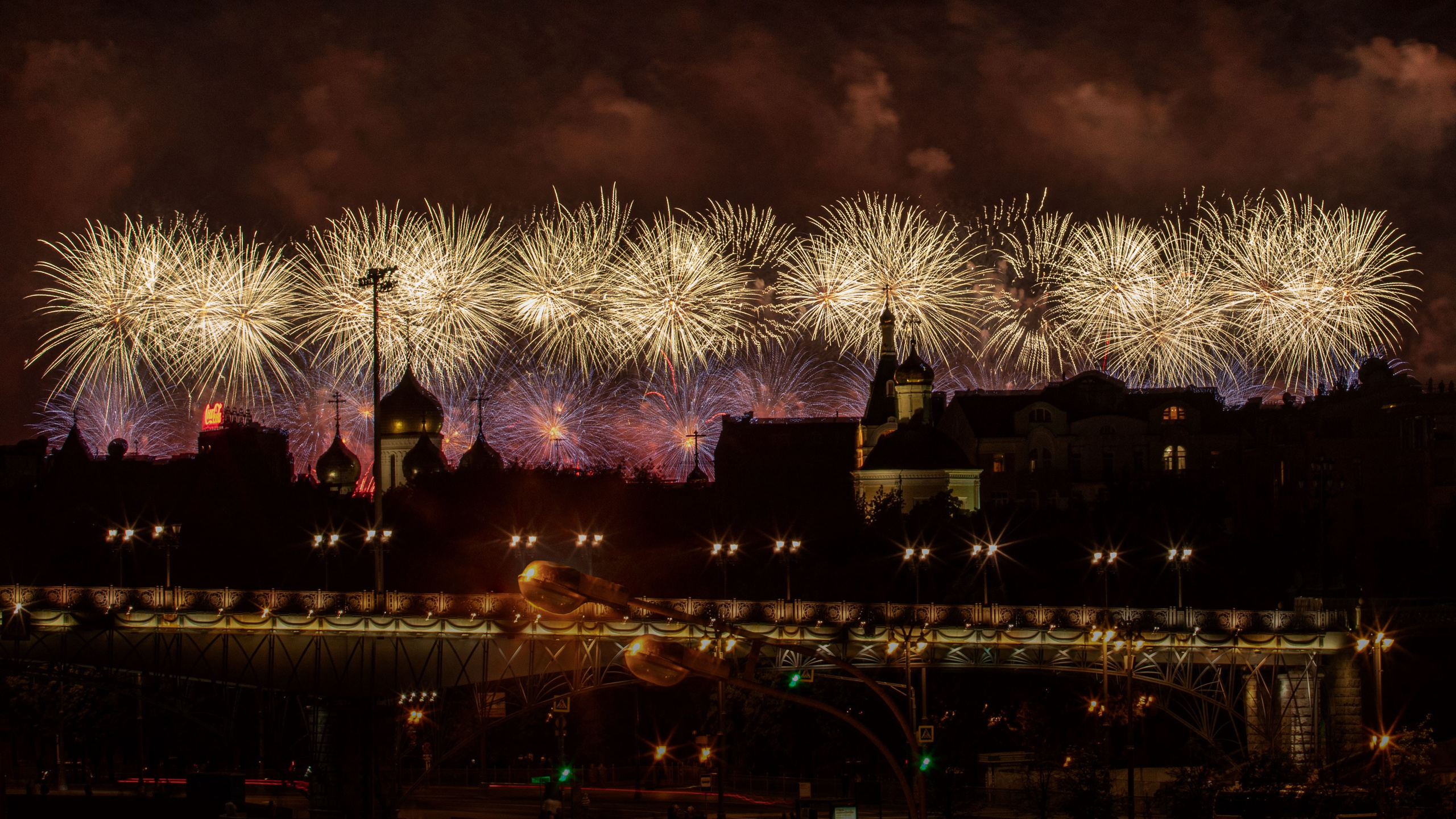 Москва, салют