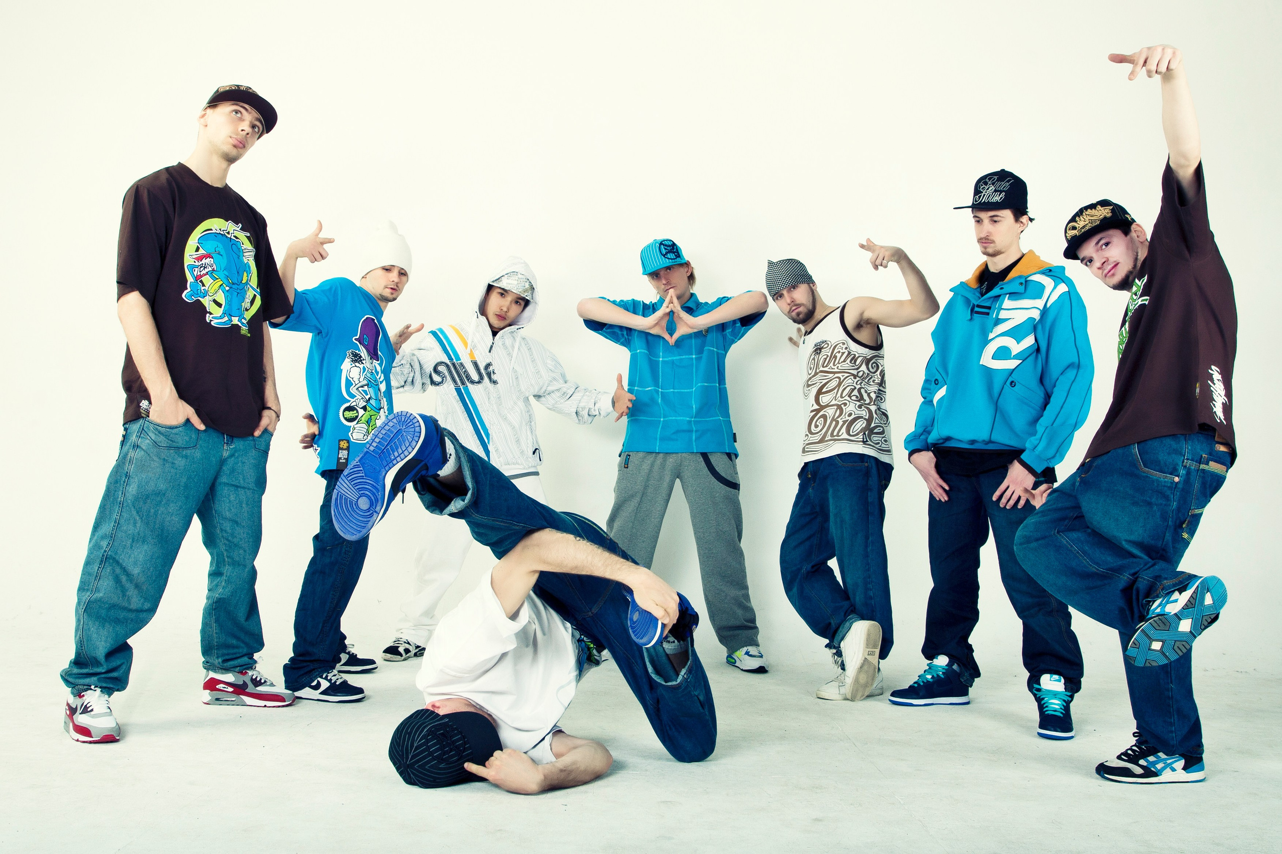 Фотосессия TOP9 — многократных чемпионов мира по брейкингу. Фотограф в Киришах, Санкт-Петербурге и Ленинградской области