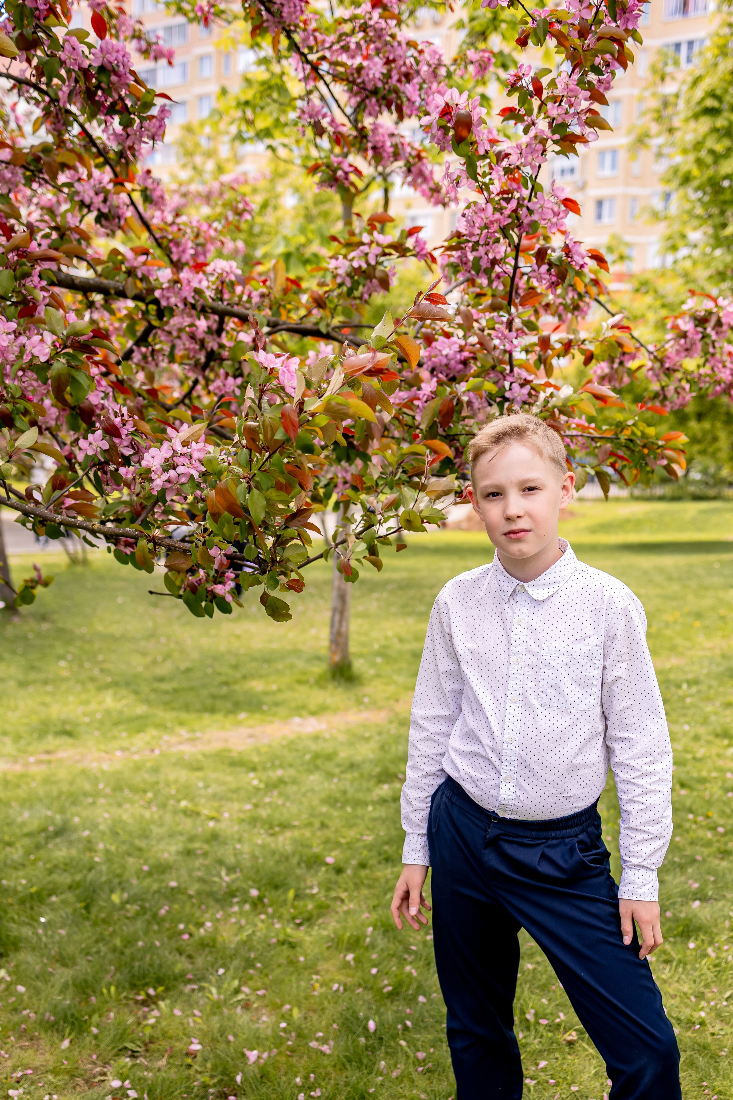 Выпускной в начальной школе на улице. Фотограф и видеограф Москва. Свадебный фотограф, видеограф. Выпускные альбомы. Оживающие альбомы