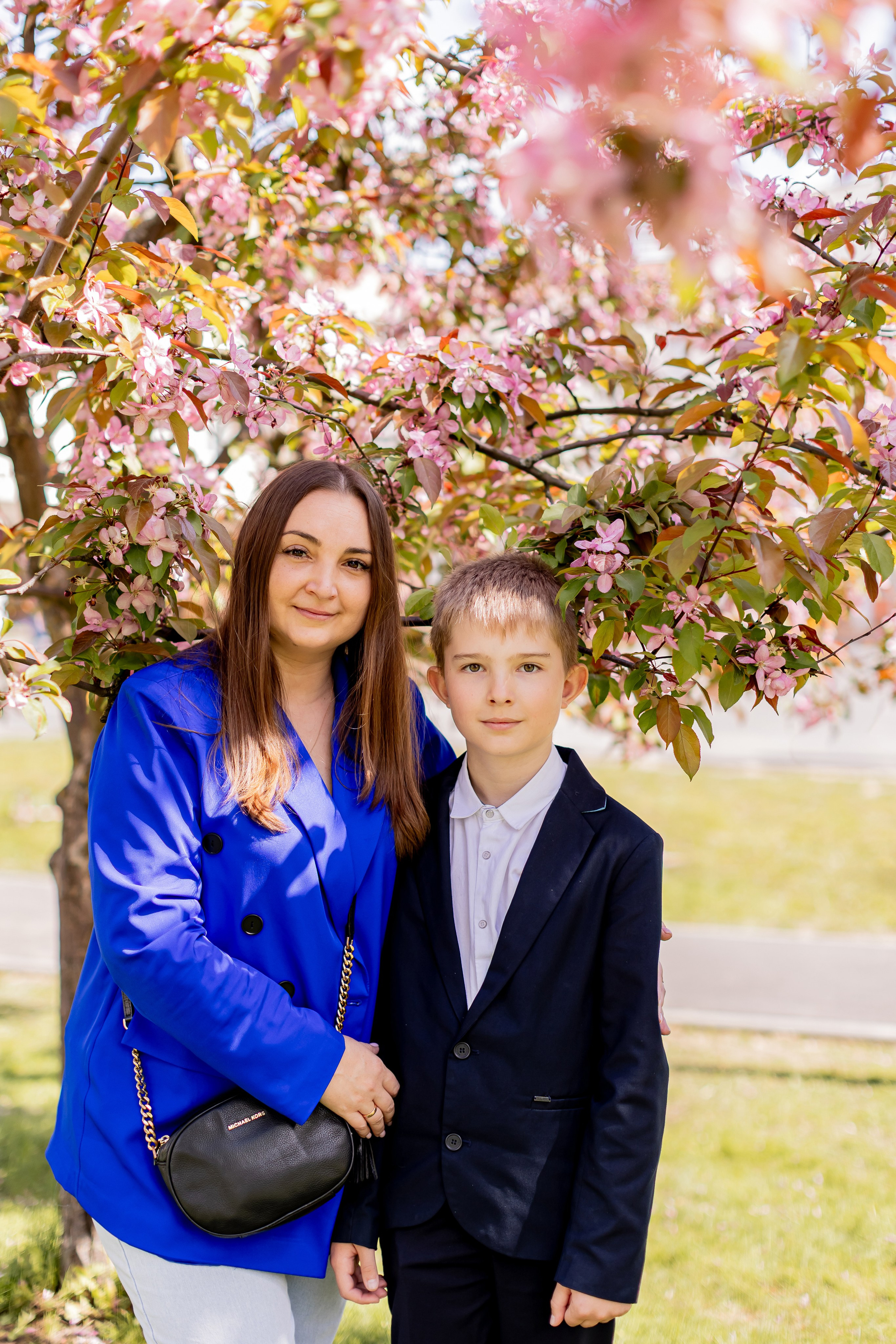 Выпускной в начальной школе на улице. Фотограф и видеограф Москва. Свадебный фотограф, видеограф. Выпускные альбомы. Оживающие альбомы