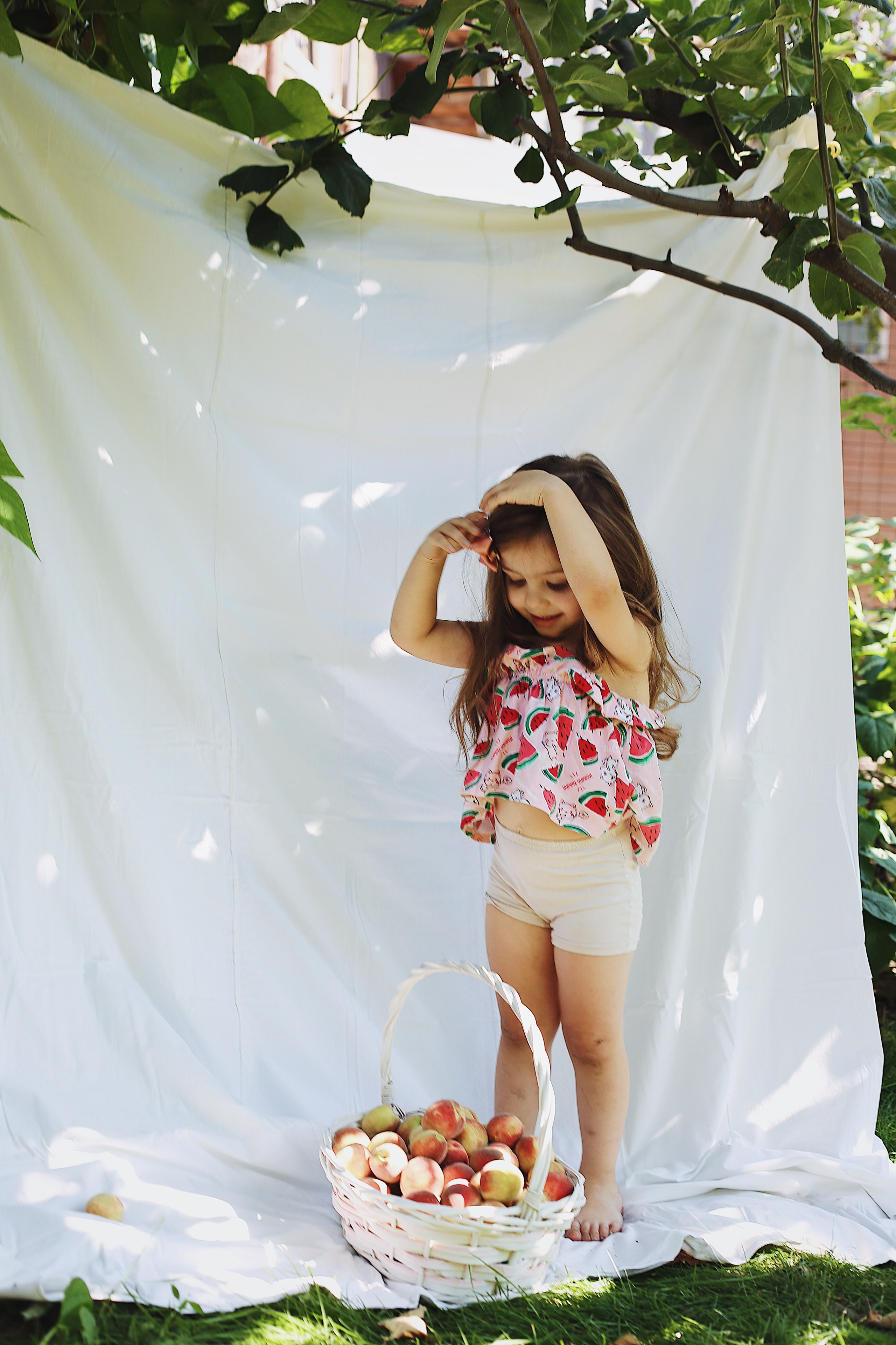 Эмили. Персики. Фотограф Пирумян Анна. г. Сургут, г. Воронеж