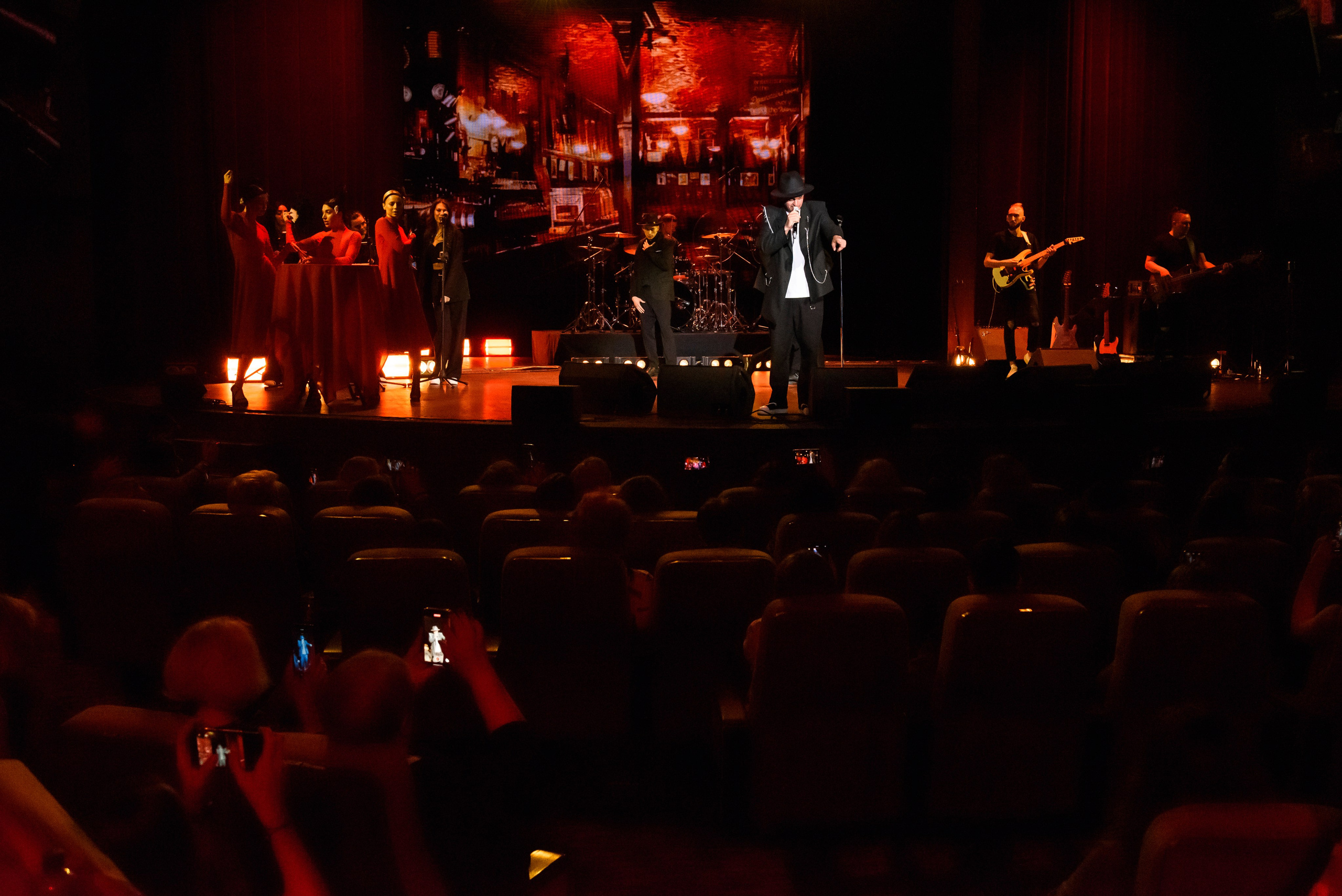 Кирилл Туриченко — Вегас Сити Холл. Бренд-фотограф для экспертов и блогеров в Москве Влада Горбовская