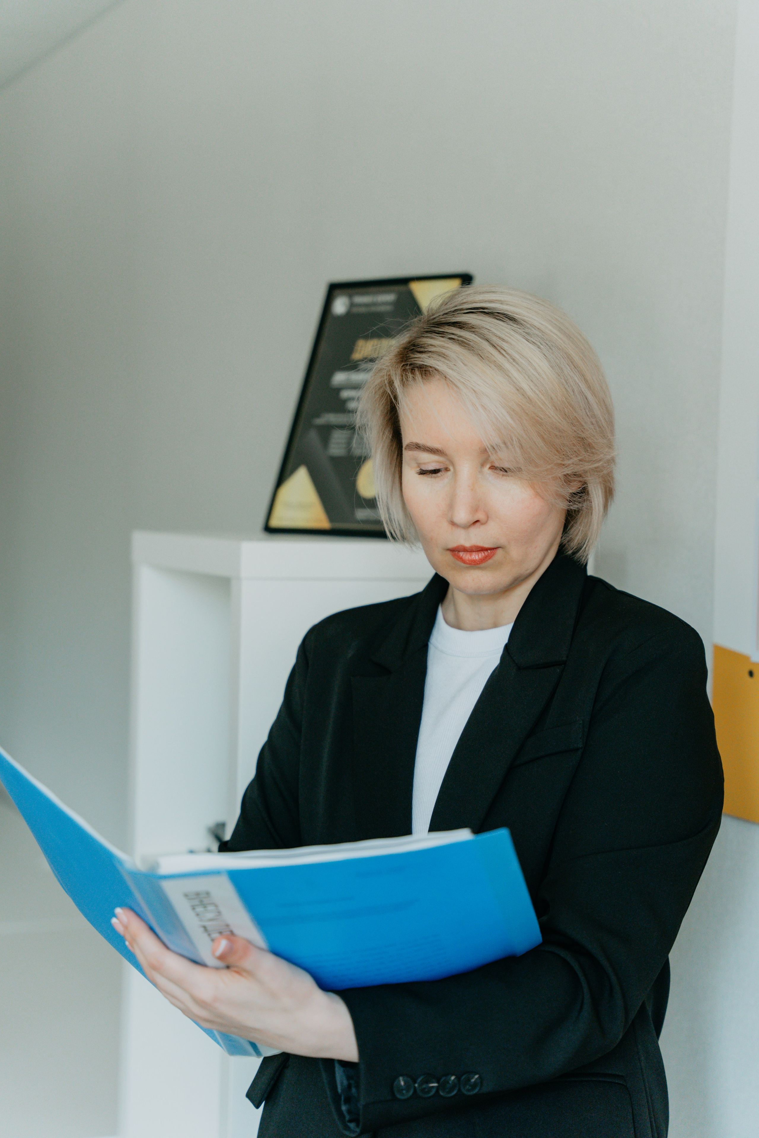 Юристы. Контент