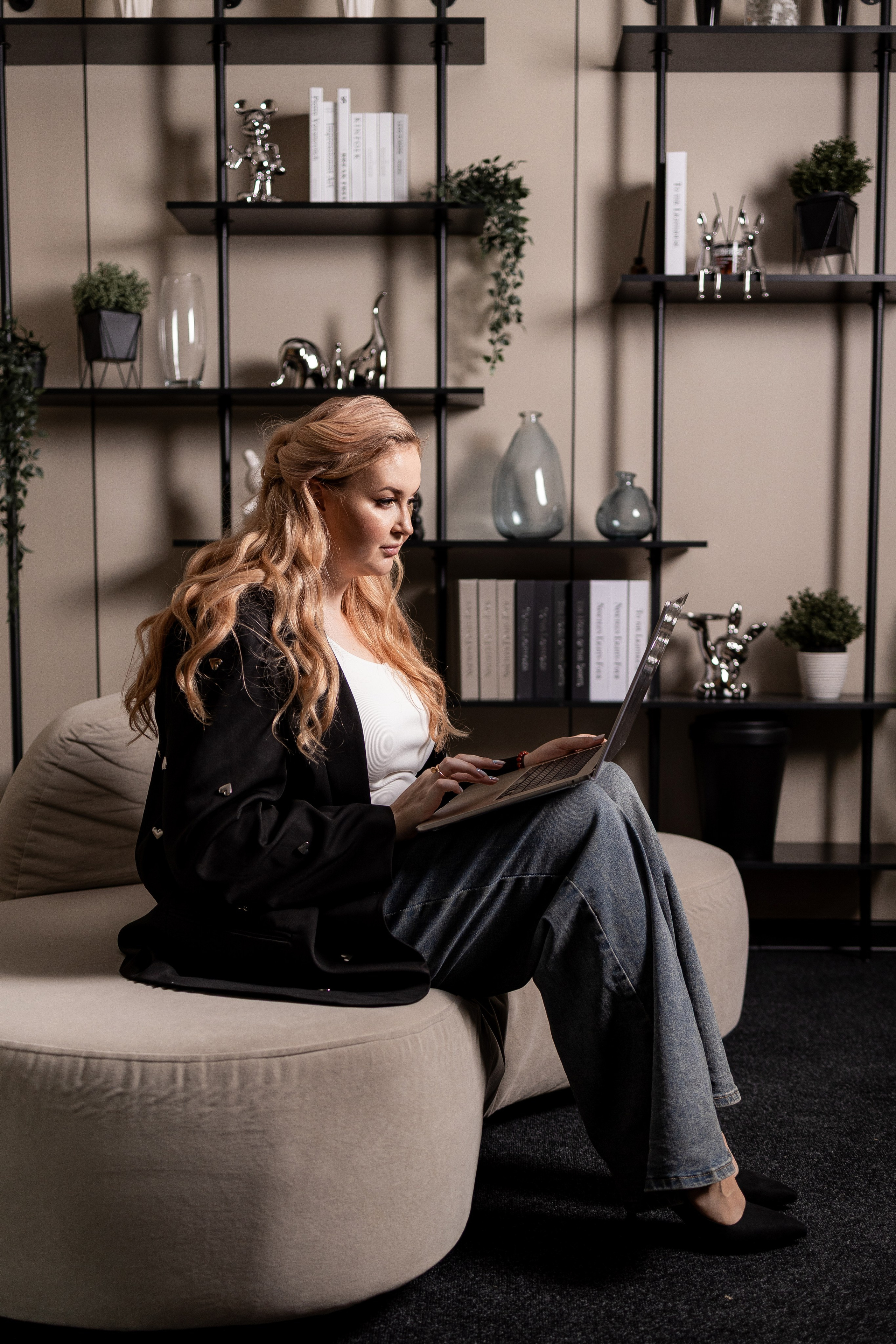 Студийный фотограф в Караганде Алексей Баранов. Фотограф Алексей Баранов. Фотостудия Flash. Семейные фотосессии в Караганде. Индивидуальные фотосессии, детские фотосессии, парные фотосессии в Караганде. Интерьерная фотосессия в Караганде. Семейный фотограф Алексей Баранов. Детский фотограф Алексей Баранов. Художественный фотограф Алексей Баранов. Свадебный фотограф Алексей Баранов. Черно-Белая съемка в Караганде. Самые лучшие семейный и детские фотосессии в Караганде. Контент Съемка в Караганде. SMM в Караганде. Контент фотограф Алексей Баранов.