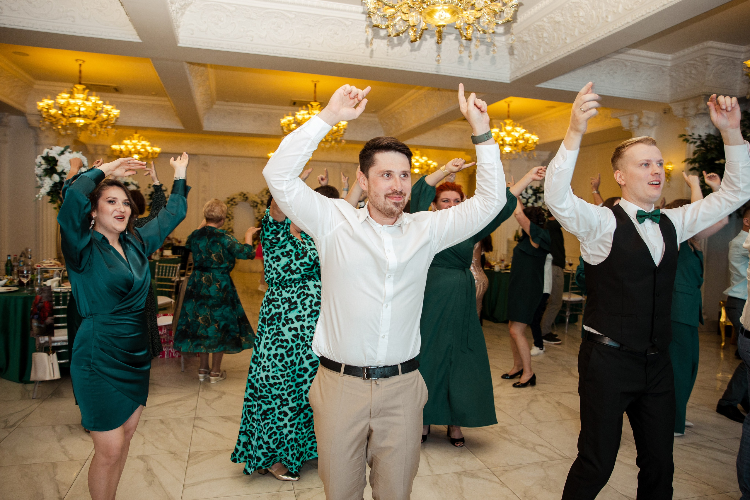 Саша и Лина. Ведущий на свадьбу в Москве Зубков Алексей