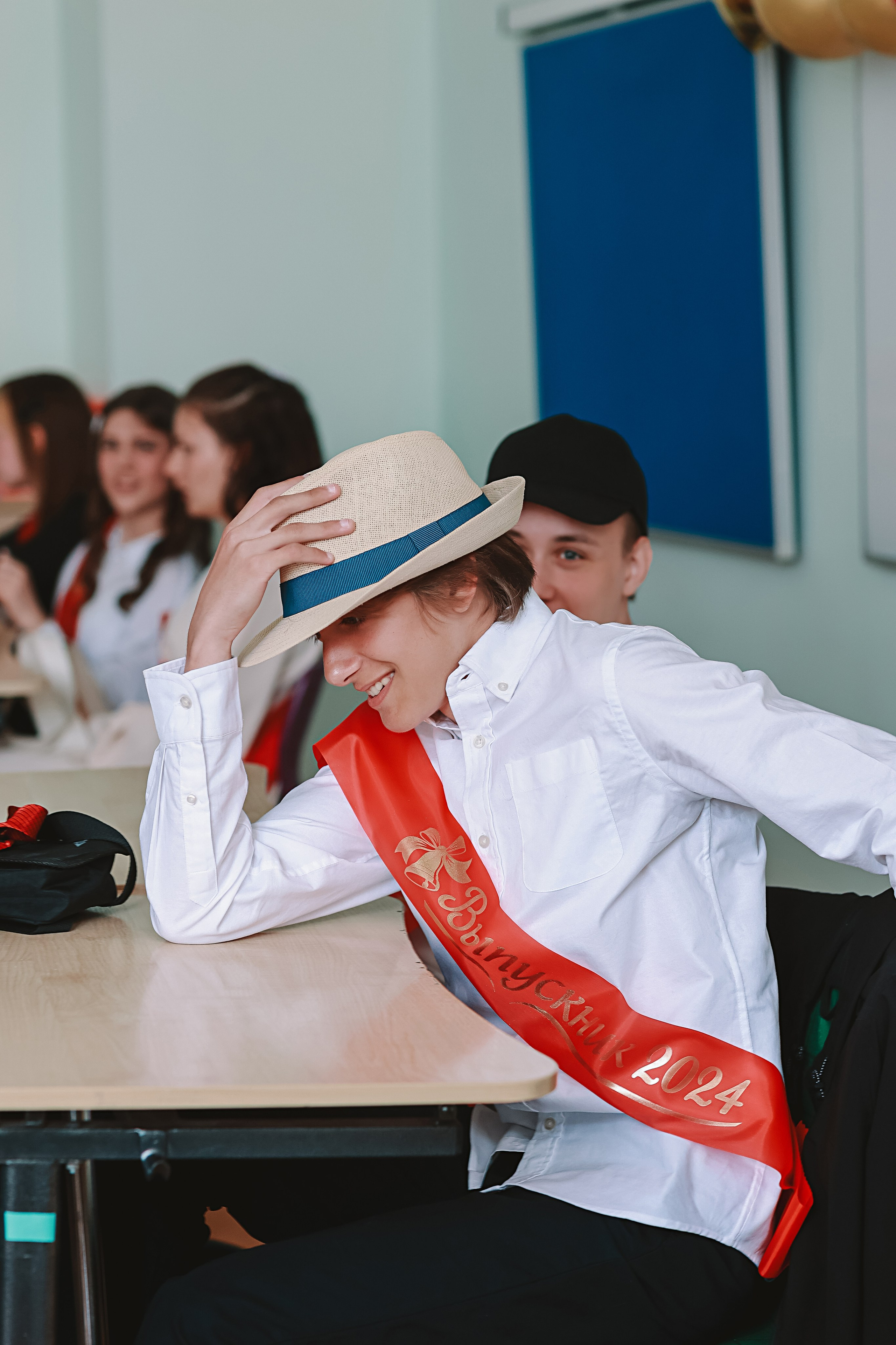 Последний звонок. Семейный фотограф Тюмень, фотограф на роды Салмина Мария