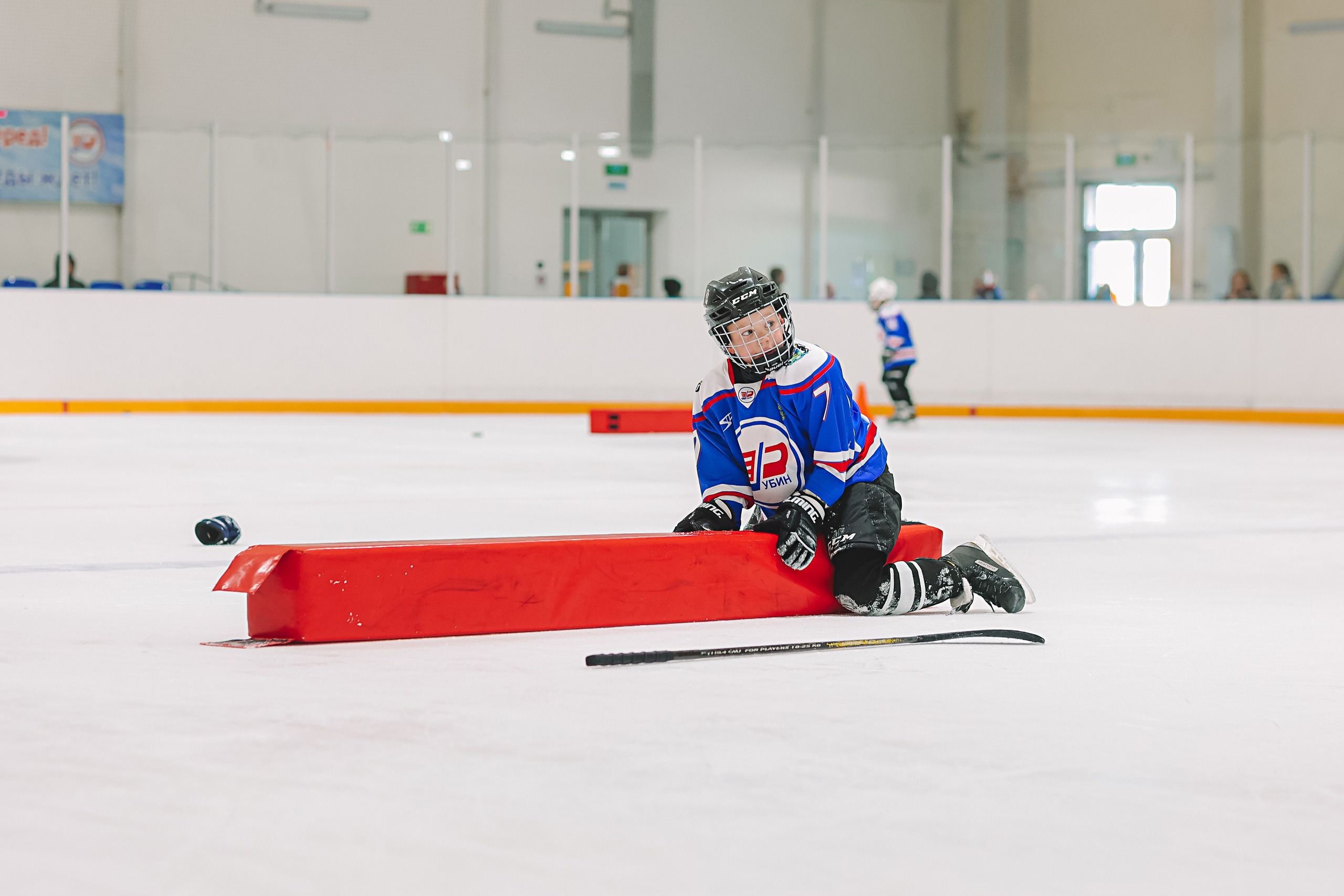 Хоккей тренировка. Семейный фотограф Тюмень, фотограф на роды Салмина Мария