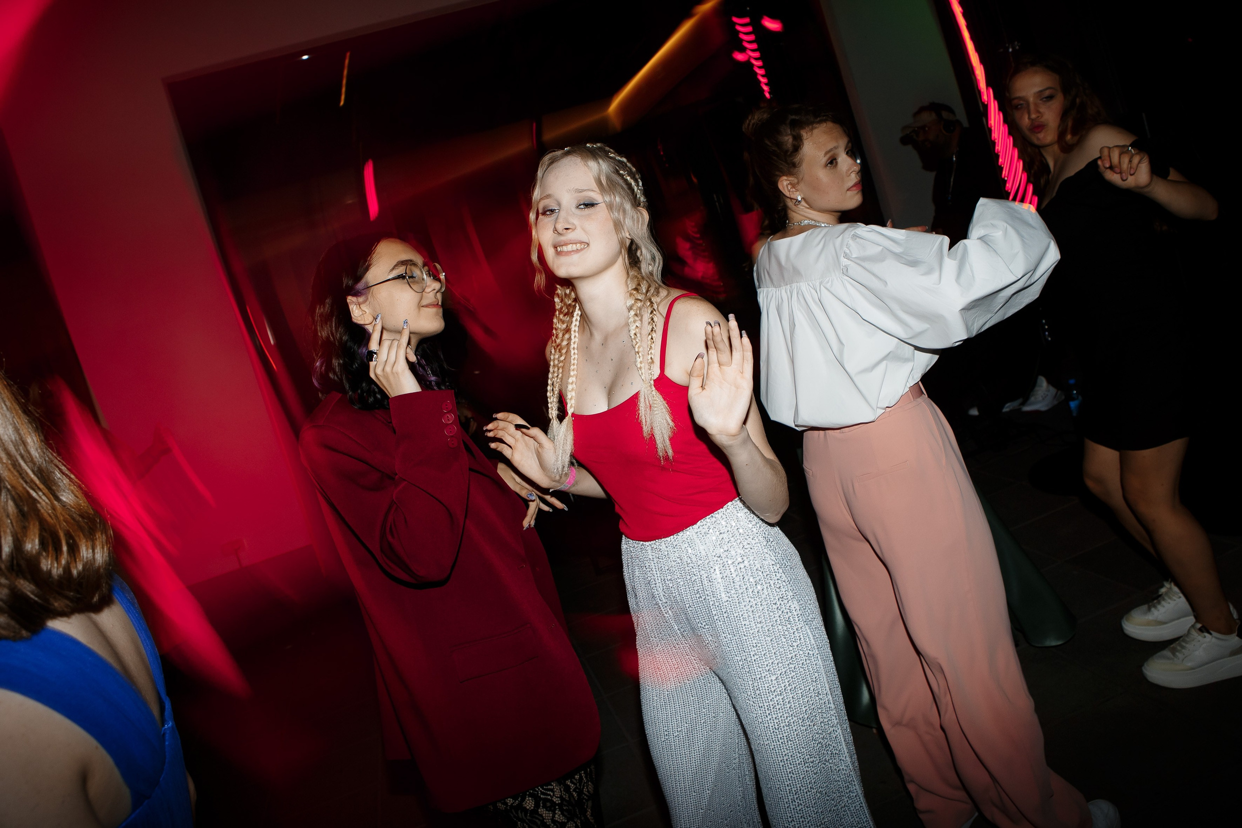 Выпускной Гимназия 12 2024 OpenHouse. Свадебный и портретный Фотограф в Липецке Дмитрий Котюков