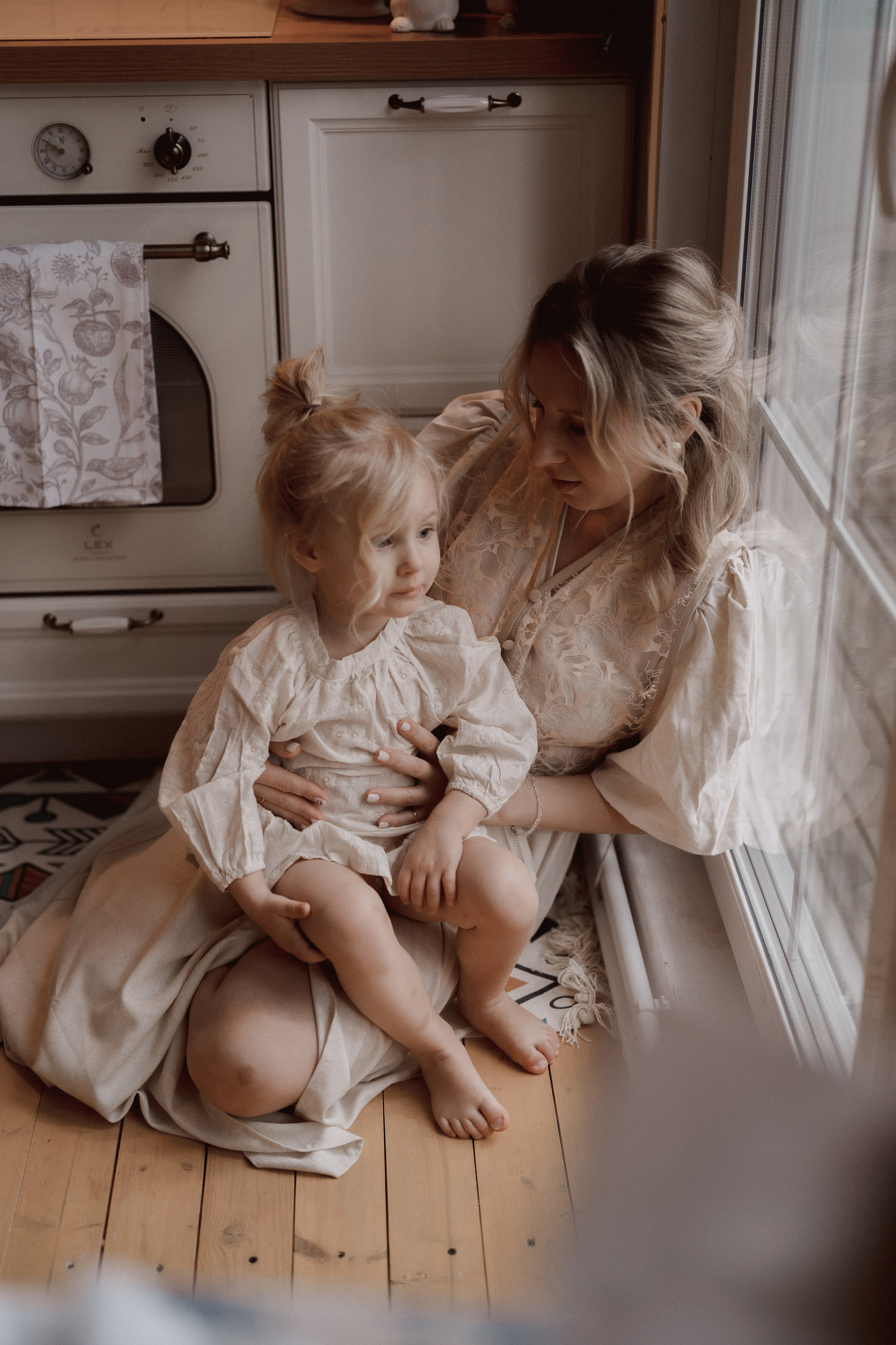 Лея и Ксения в фотодаче Ландыши. Семейный и детский фотограф в Сергиев Посаде, Хотьково Якимчук Любовь