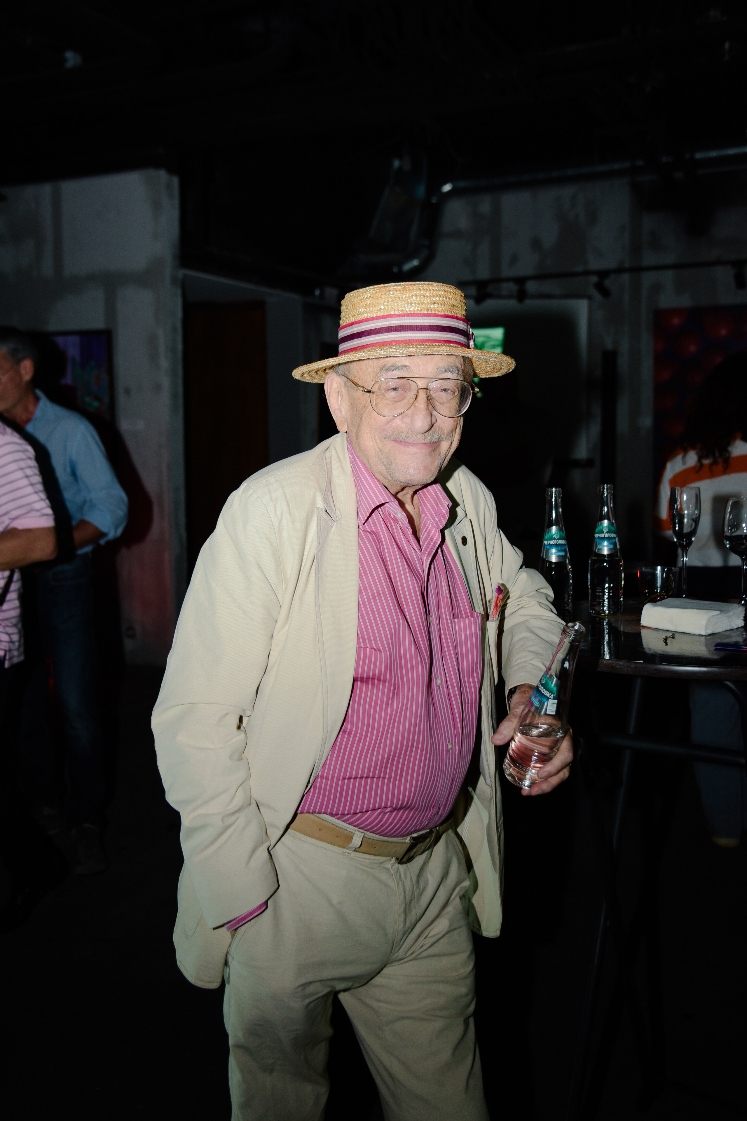 Александр Дильбази Игра взглядов в гранатовом саду. Фотограф Лола Волна, город Москва