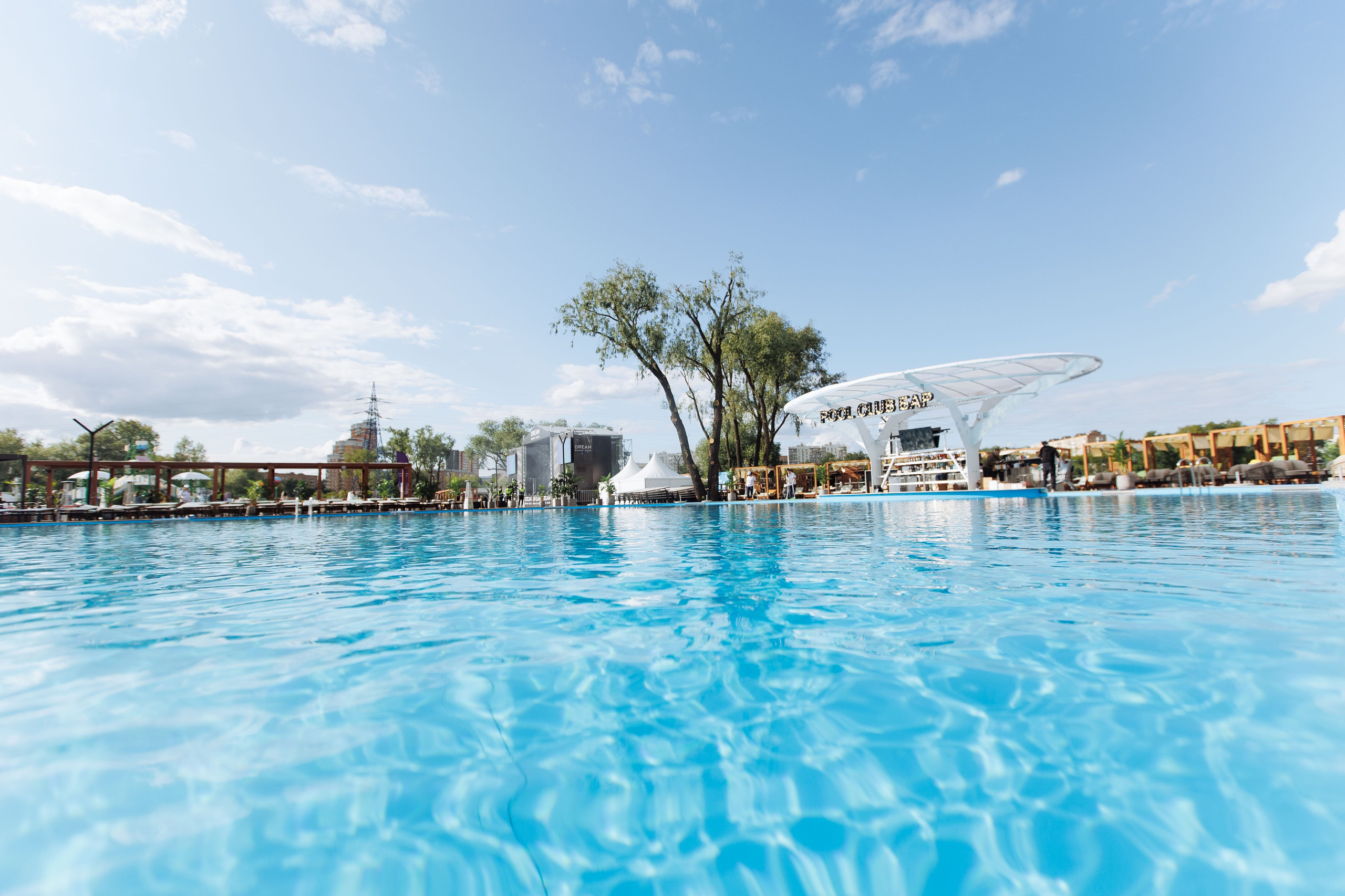 Остров мечты Dream Beach Club (Открытие открытого бассейна в Москве). Репортажный фотограф на мероприятие в Москве Алексей Терентьев