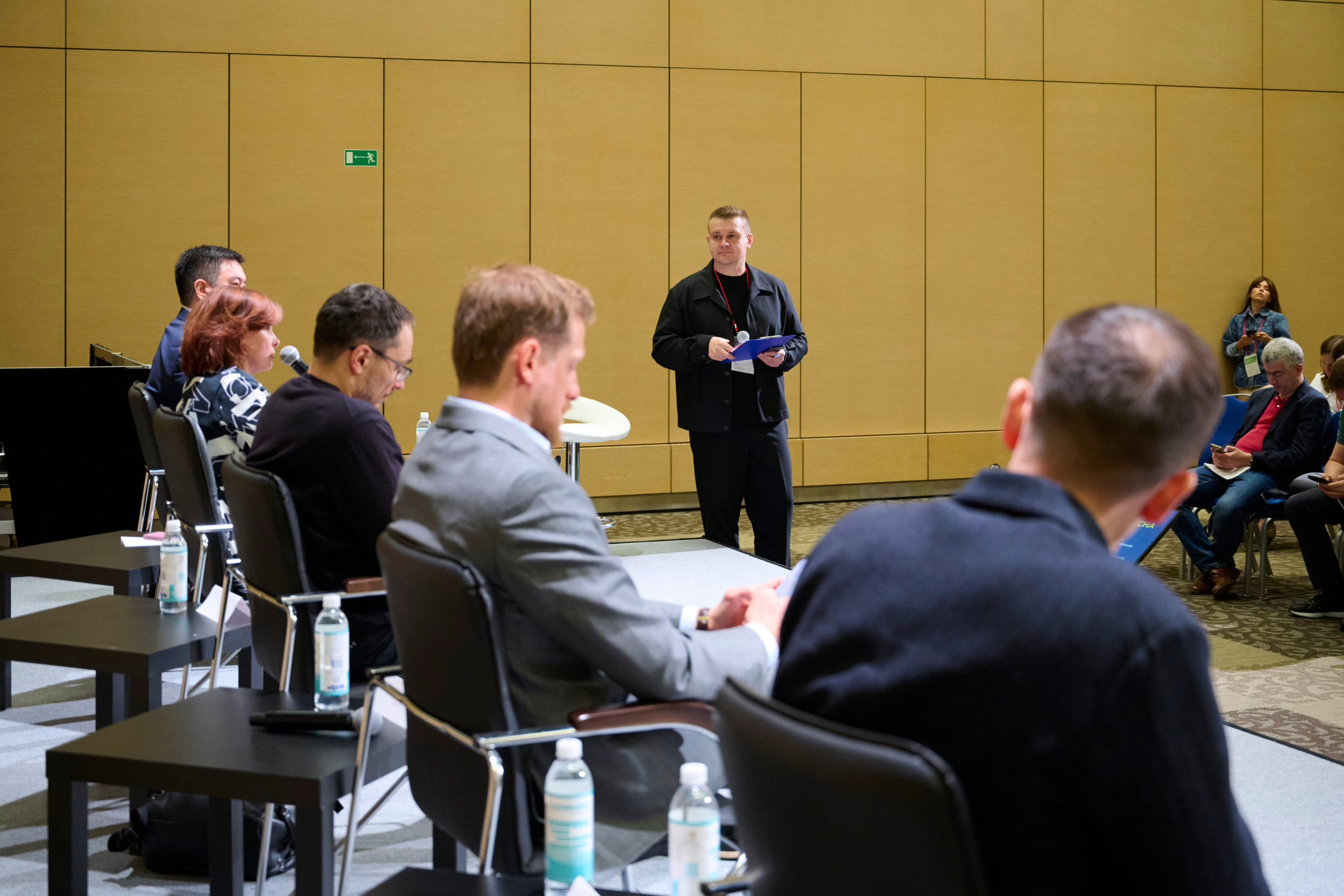 Upgrade Retail Весна 2025. Репортажный фотограф в Москве и Санкт-Петербурге — Профессиональная съёмка мероприятий | Данила Золкин