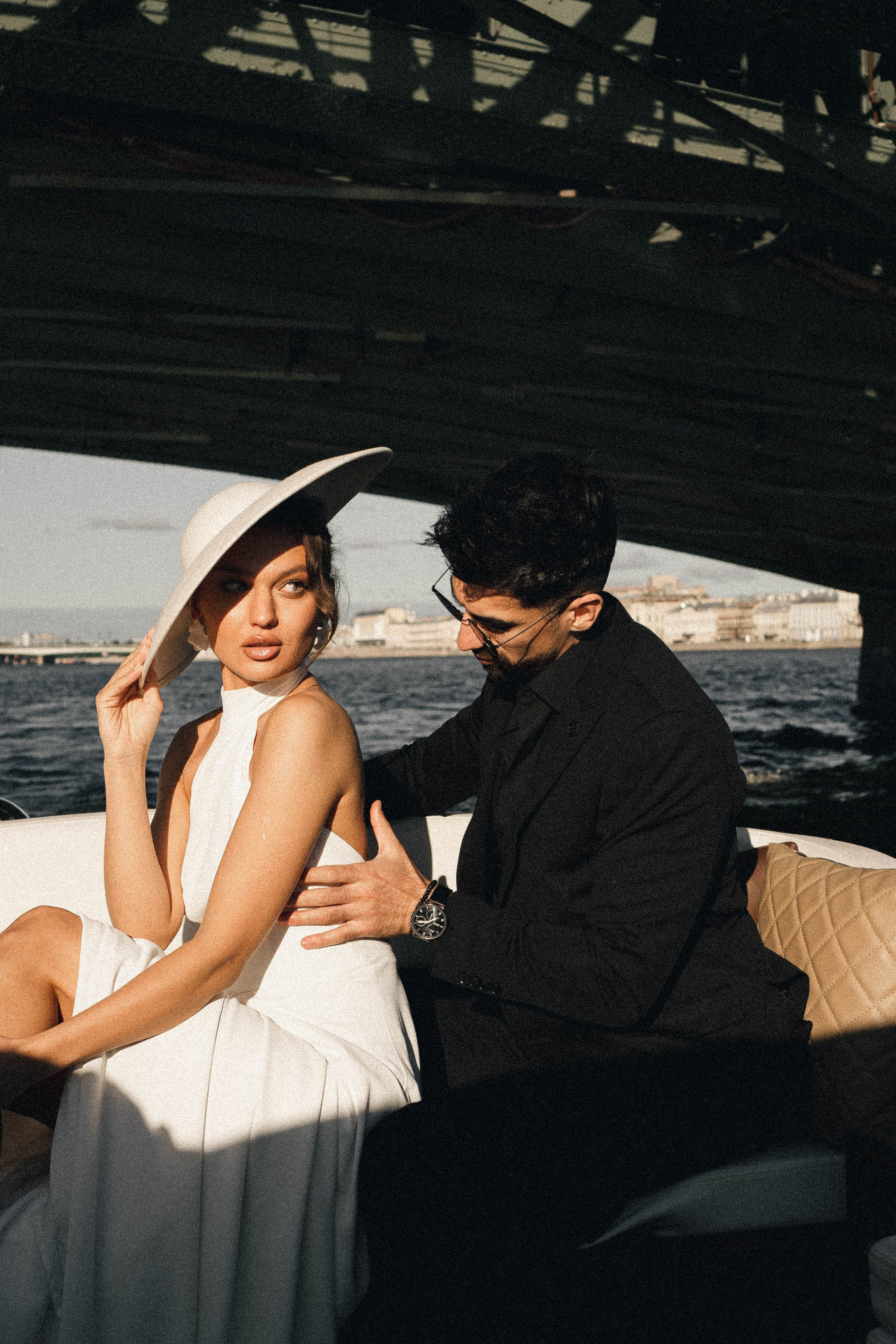 СВАДЕНБНАЯ СЬЕМКА НА КАТЕРЕ ПО КАНАЛАМ САНКТ-ПЕТЕРБУРГА И В АКВАТОРИИ НЕВЫ. Профессиональный фотограф, Санкт-Петербург — Виктория Богомолова