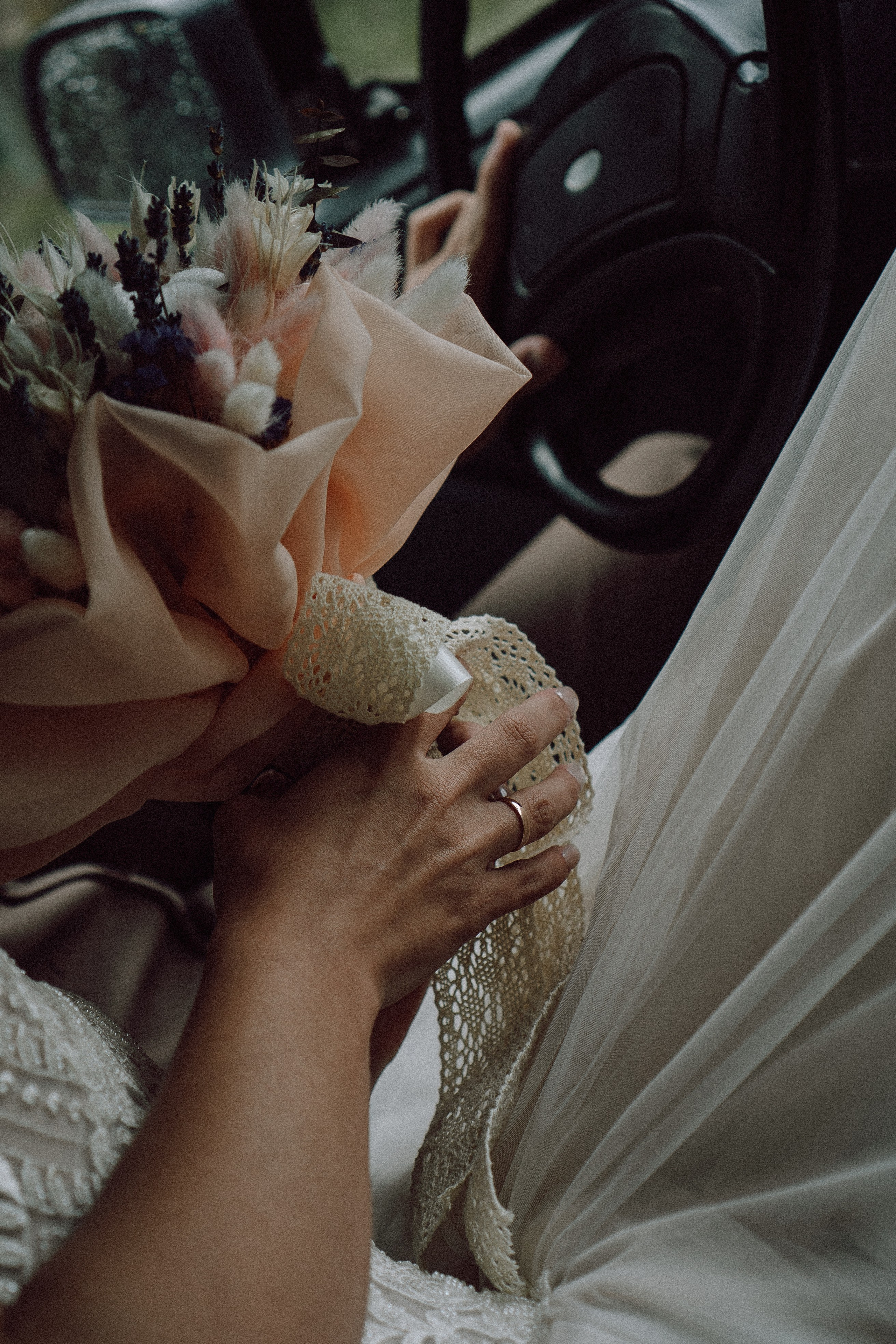 СВАДЕБНАЯ ФОТОСЕССИИЯ ПАРЫ В ГОРОДЕ ПРИОЗЕРСК В СОСНОВОМ ЛЕСУ И С ПИКАПОМ. Профессиональный фотограф, Санкт-Петербург — Виктория Богомолова