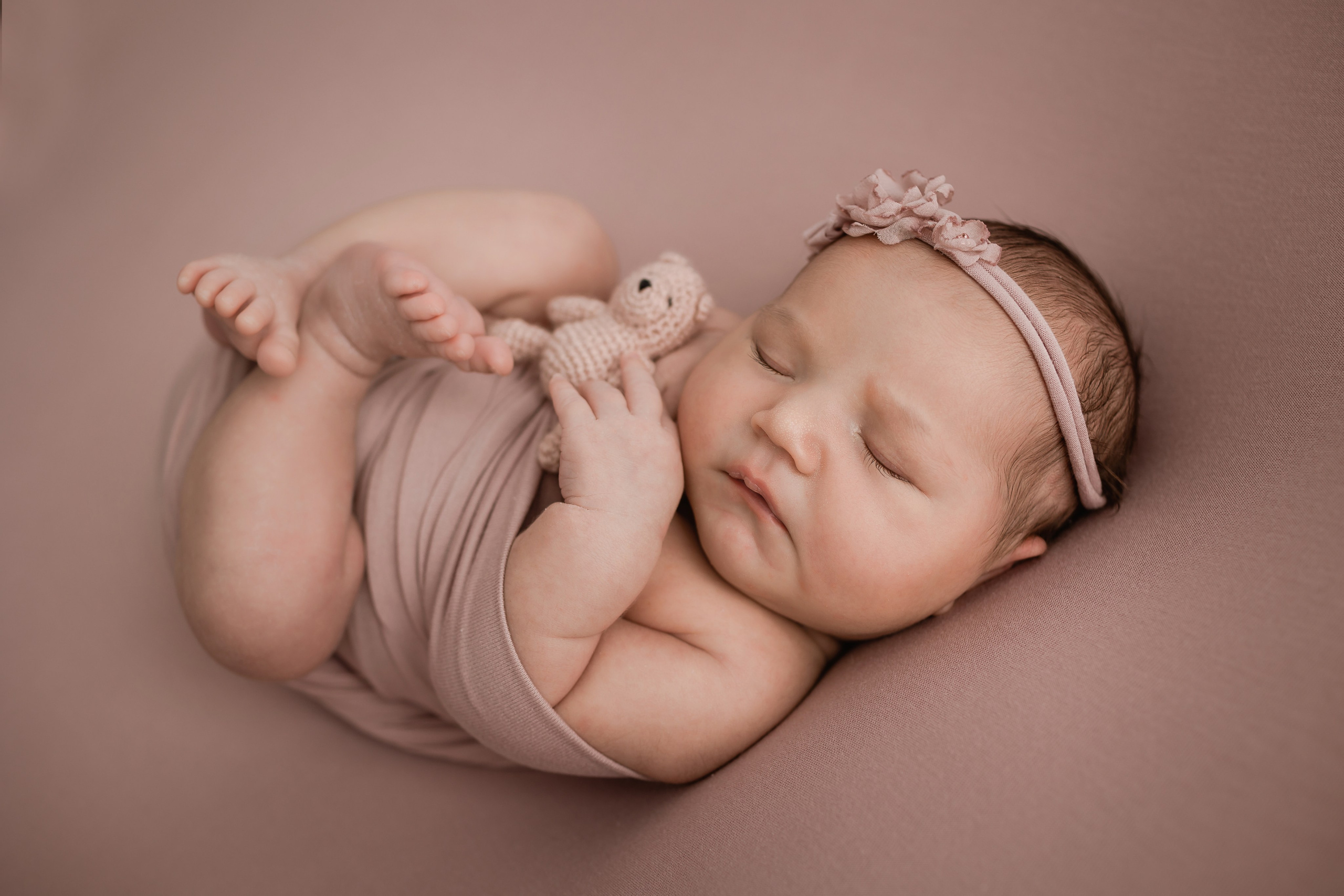 Newborn (фотосессия новорожденных). Фотостудия для новорожденных и малышей в Твери — «На ручках»