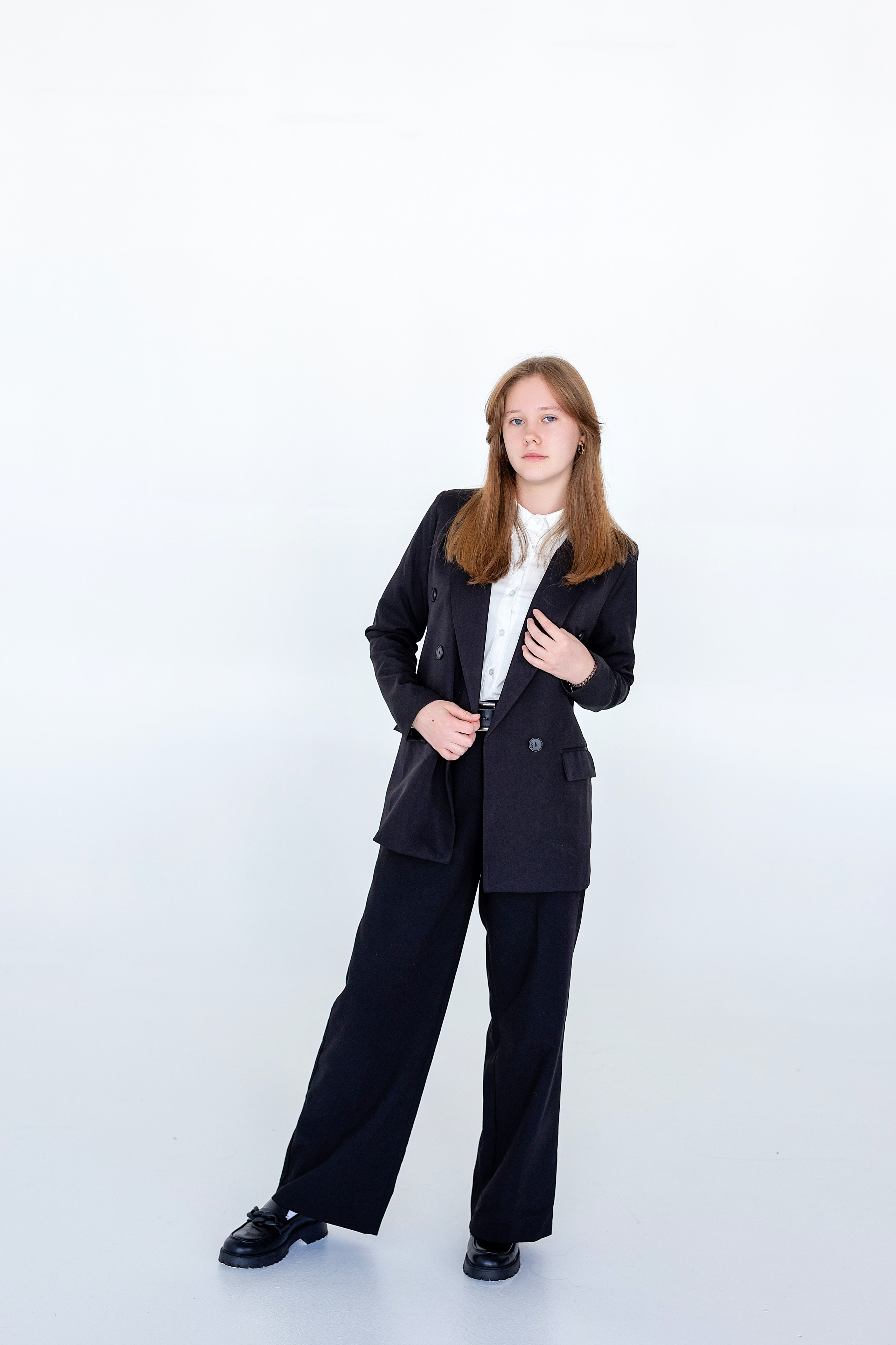 ФГБОУ ВО «Тихоокеанский государственный медицинский университет», 11-б класс. Стильный выпускной альбом Владивосток фотограф Вероника Мигачева