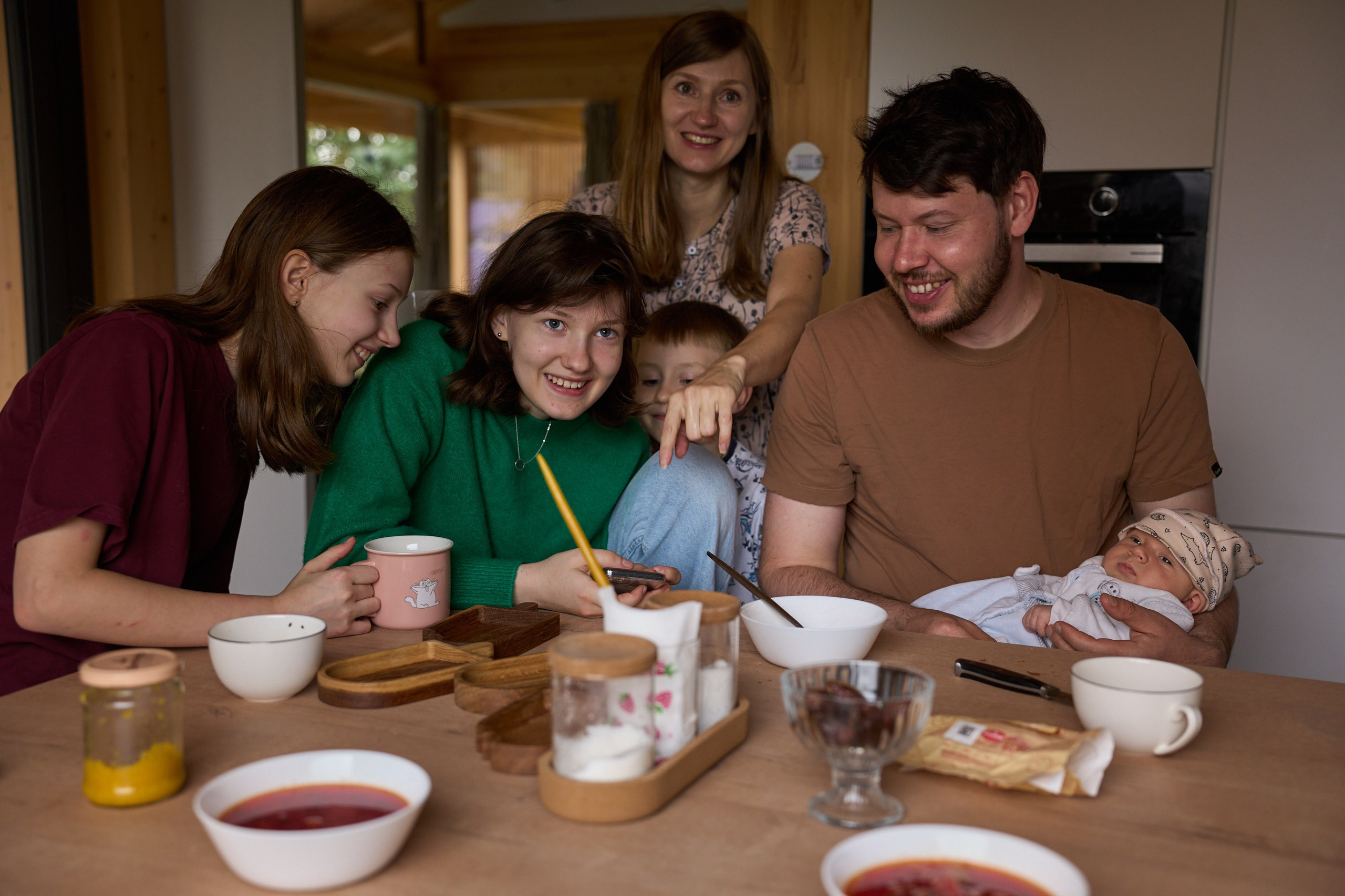 Четверо детей в доме. Фотограф Женя Пашкина