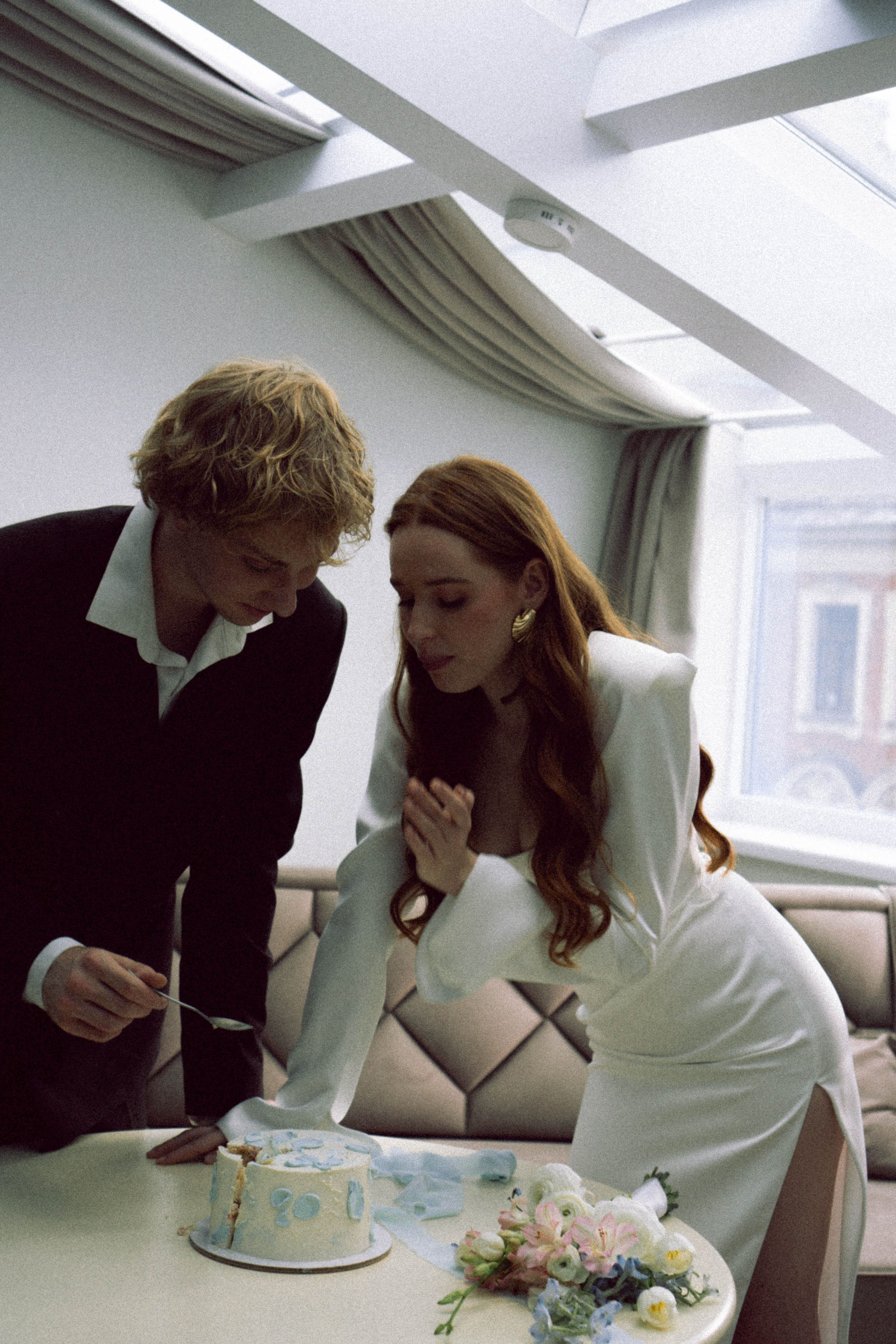 СВАДЕБНАЯ СЬЕМКА В ОТЕЛЕ. СБОРЫ ЖЕНИХА И НЕВЕСТЫ И ТАКЖЕ ТОР И ПОДГОТОВКА К ПРОГУЛКЕ. Профессиональный фотограф, Санкт-Петербург — Виктория Богомолова