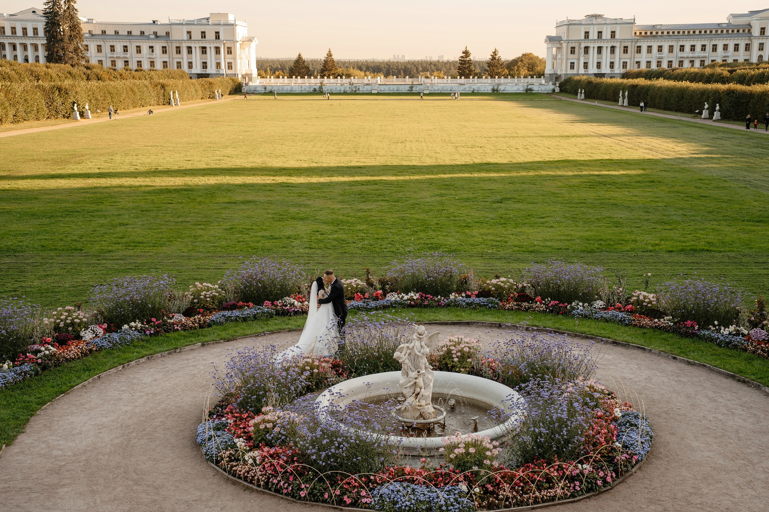 Свадьба в усадьбе Архангельское. Свадебный и семейный фотограф в Москве Светлана Зоткина